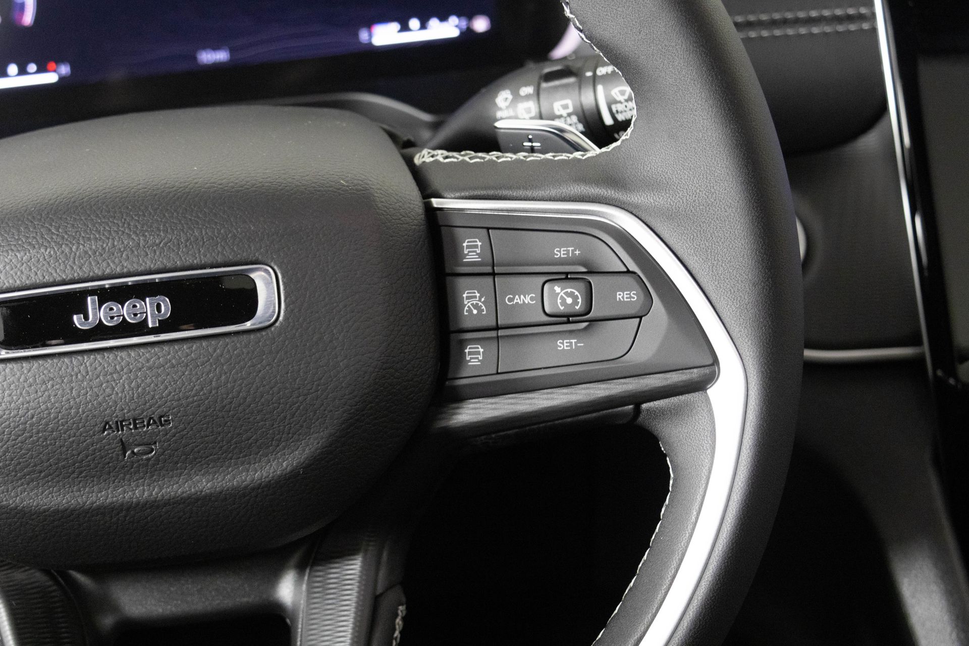 2025 JEEP GRAND CHEROKEE - Image 29