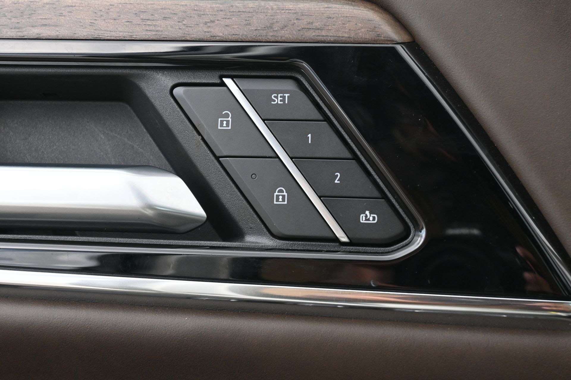 2025 GMC Yukon Denali Ultimate White at Community Honda