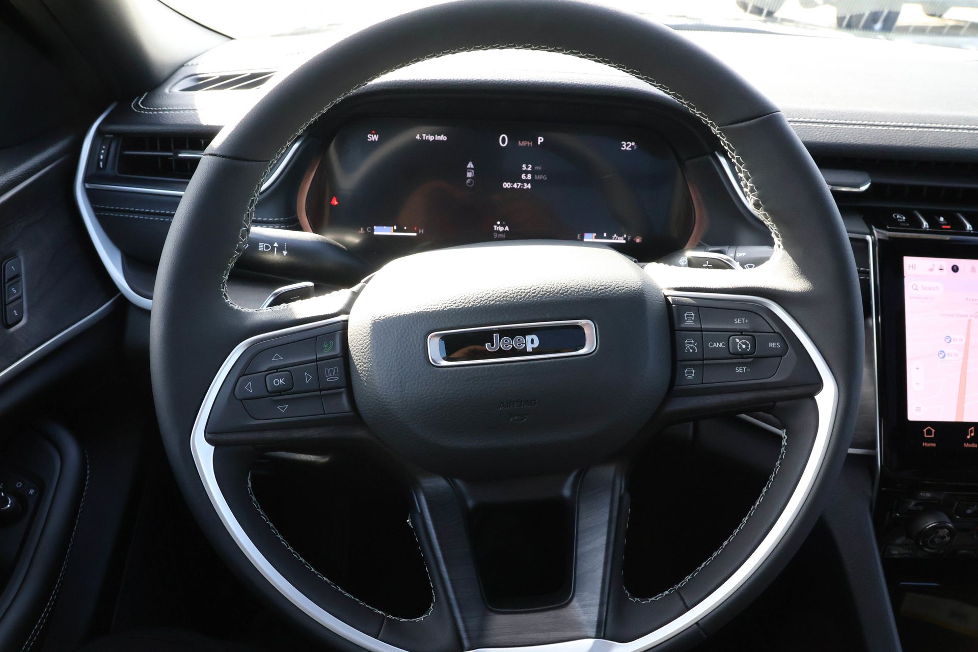 2025 JEEP GRAND CHEROKEE - Image 28