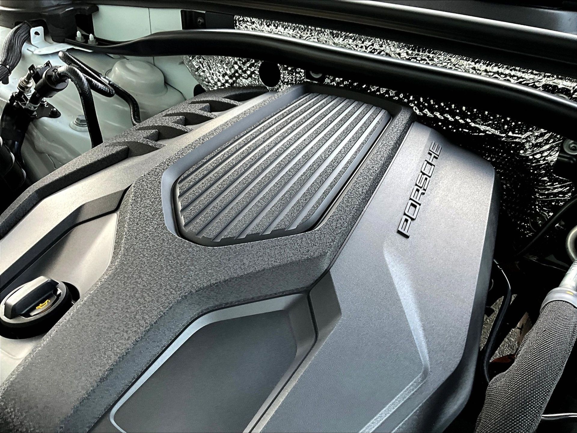 2025 Macan picture #21