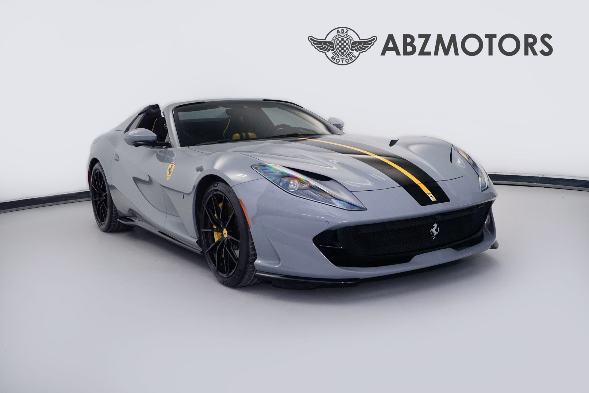 Grigio Chiaro Hiroaki 2022 Ferrari 812 Convertible Rear-Wheel Drive Automatic