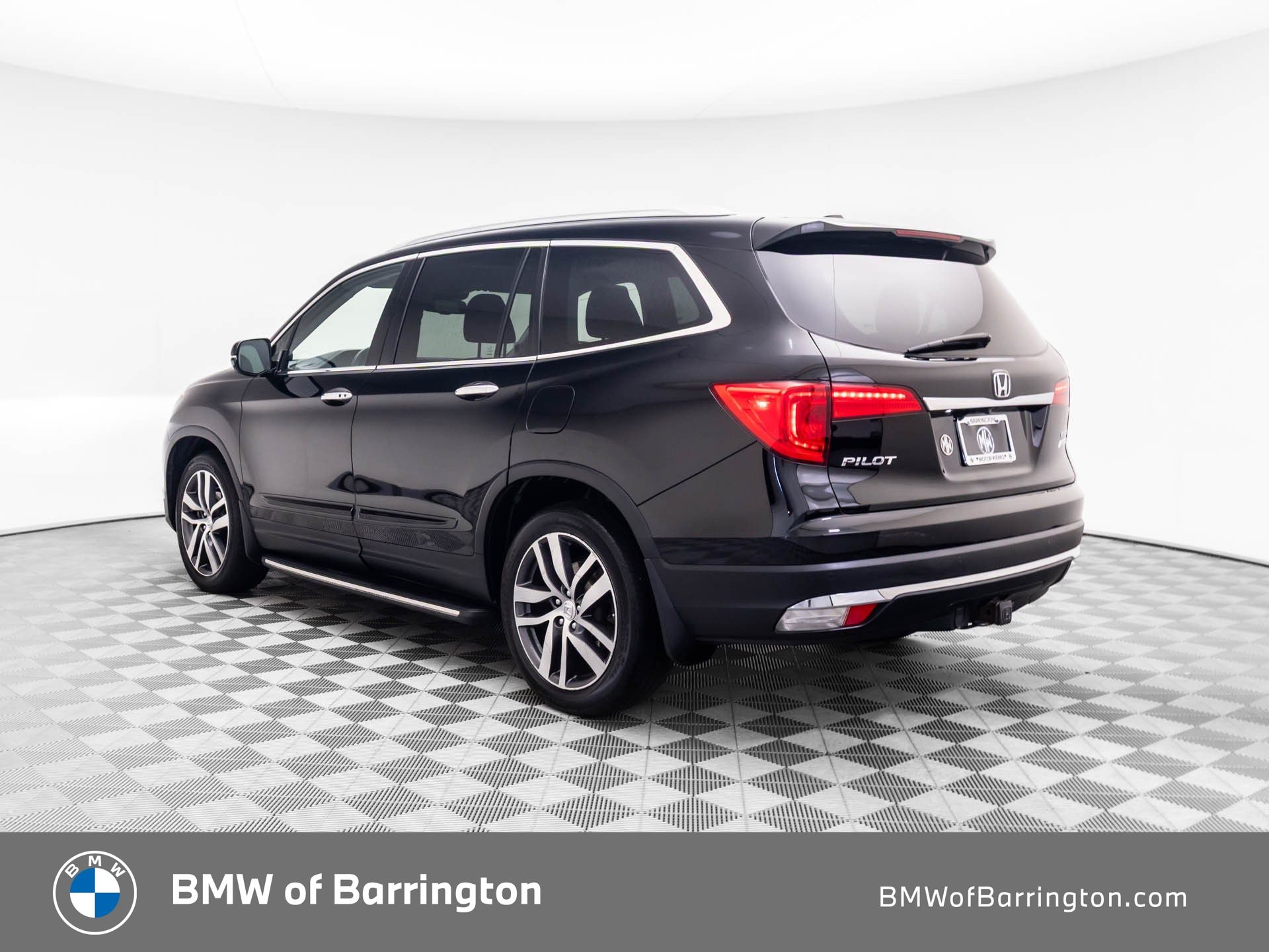 2016 Honda Pilot Elite photo