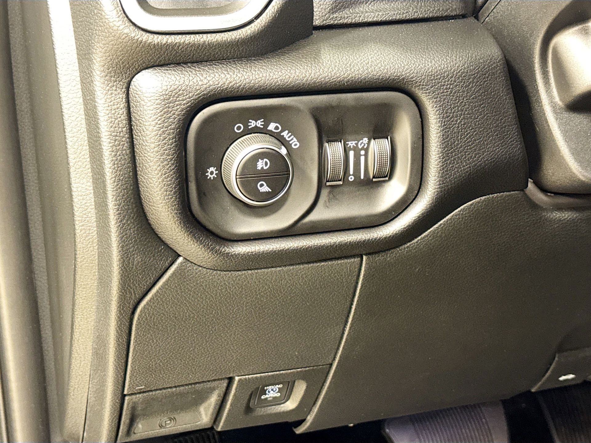 2026 RAM 2500 Laramie - Photo 10