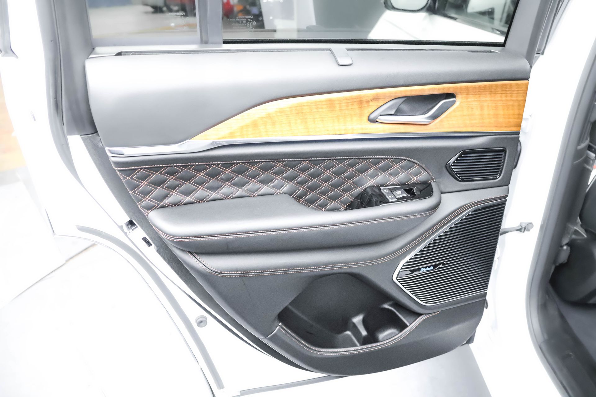 2022 JEEP GRAND CHEROKEE - Image 26