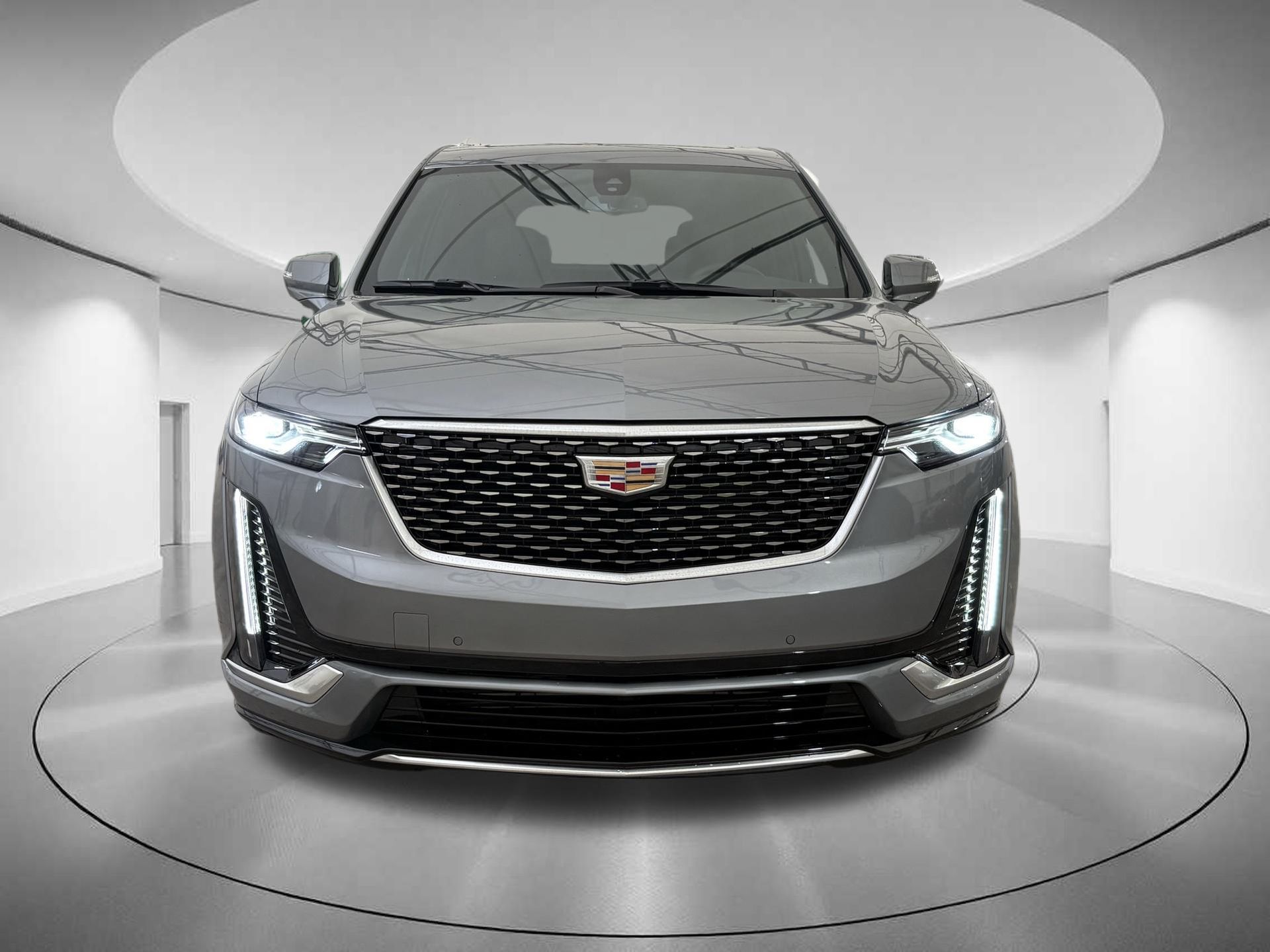 2025 Cadillac XT6 Luxury 8