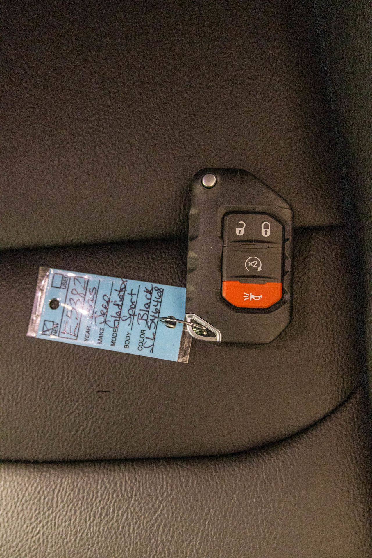 2025 JEEP GLADIATOR - Image 39