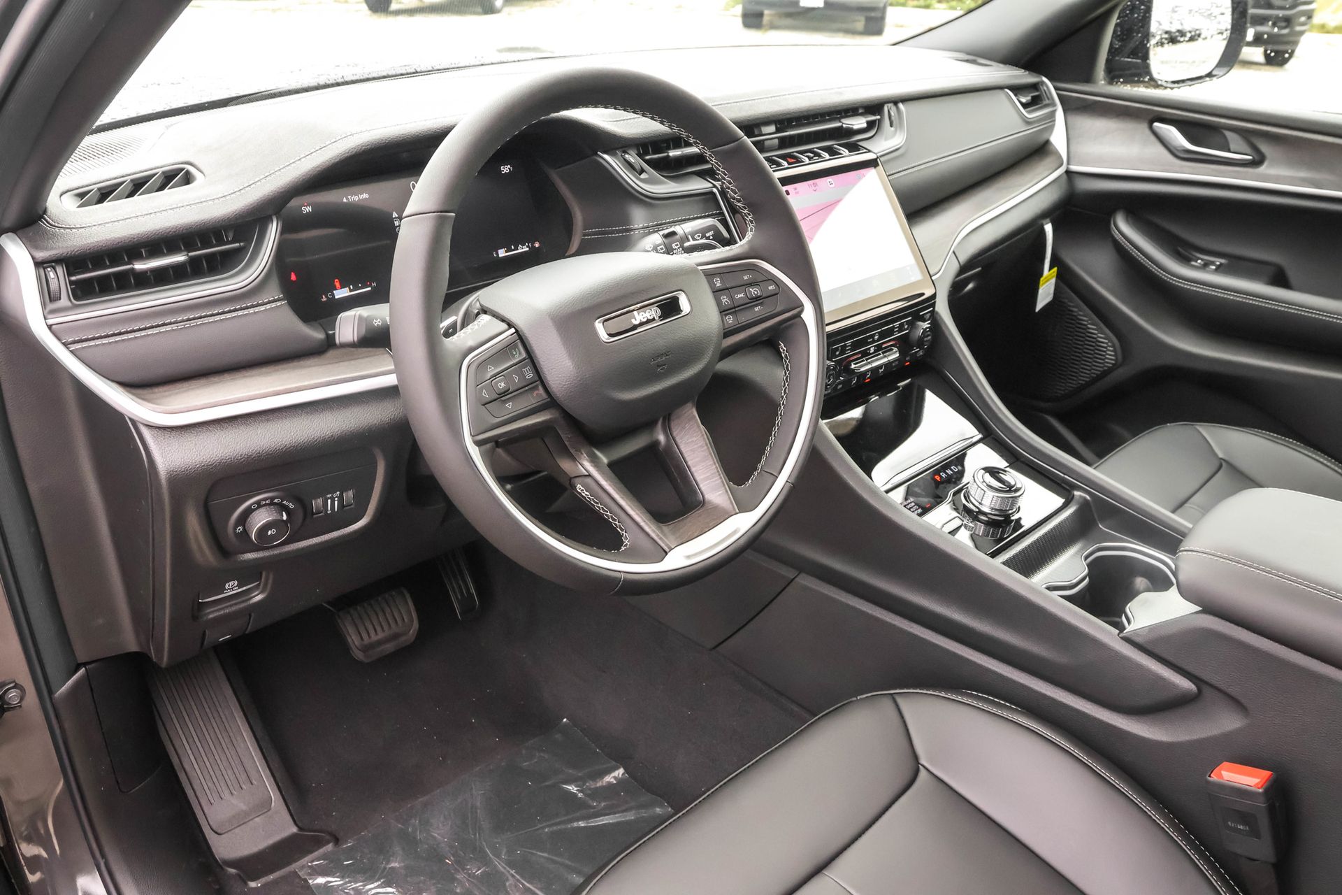 2025 JEEP GRAND CHEROKEE L - Image 3