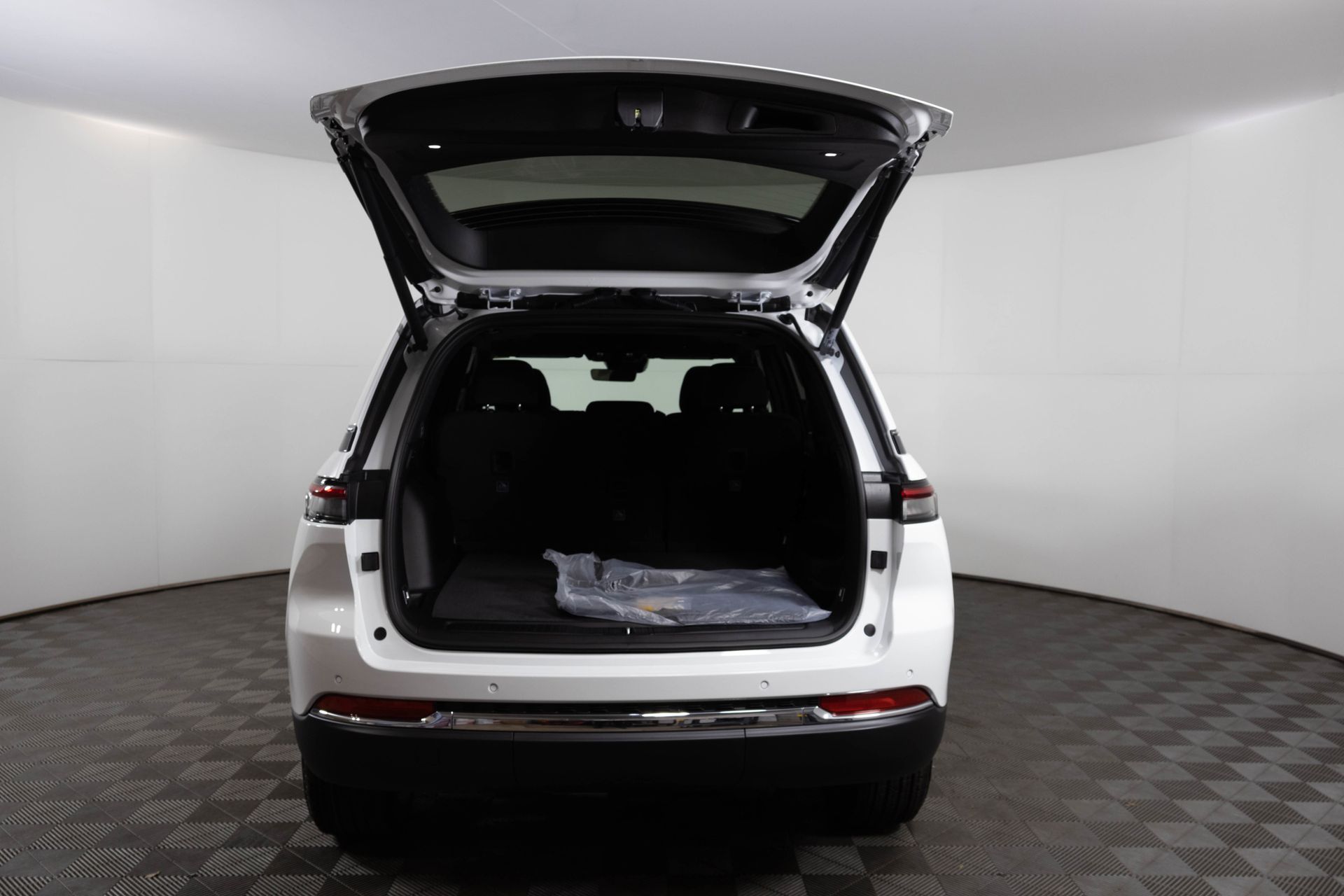 2025 JEEP GRAND CHEROKEE - Image 64