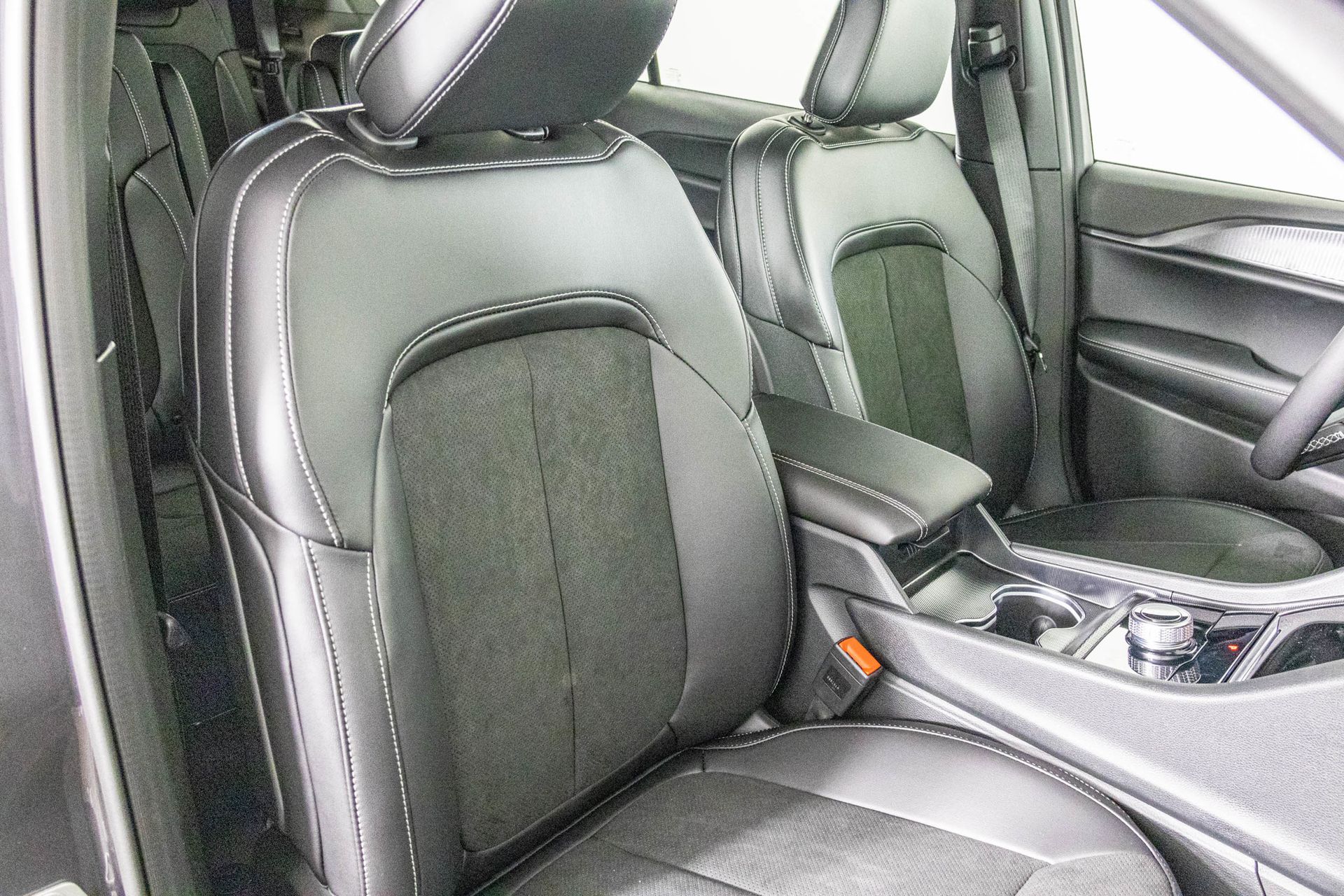 2025 JEEP GRAND CHEROKEE L - Image 38