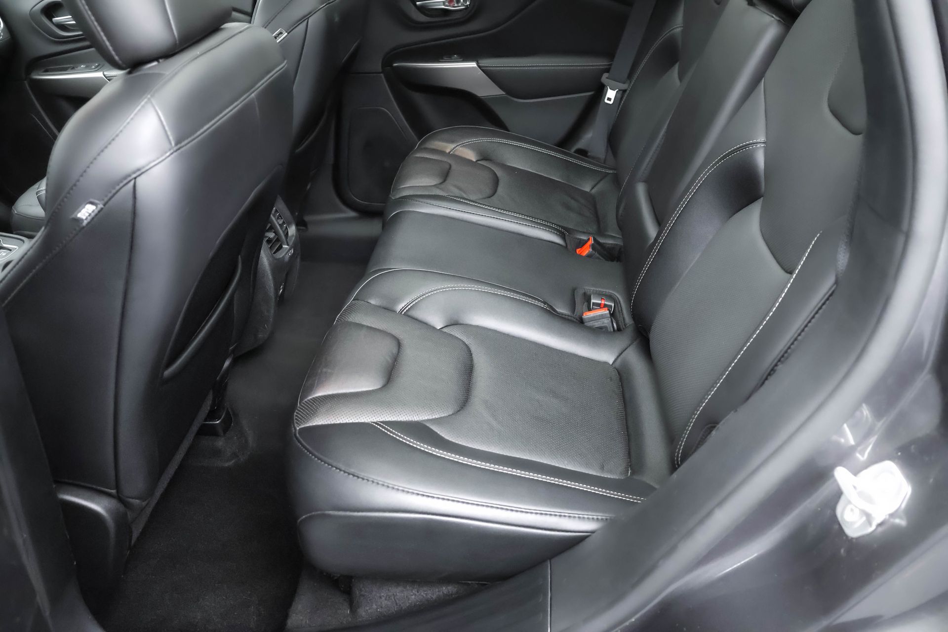 2021 JEEP CHEROKEE - Image 34