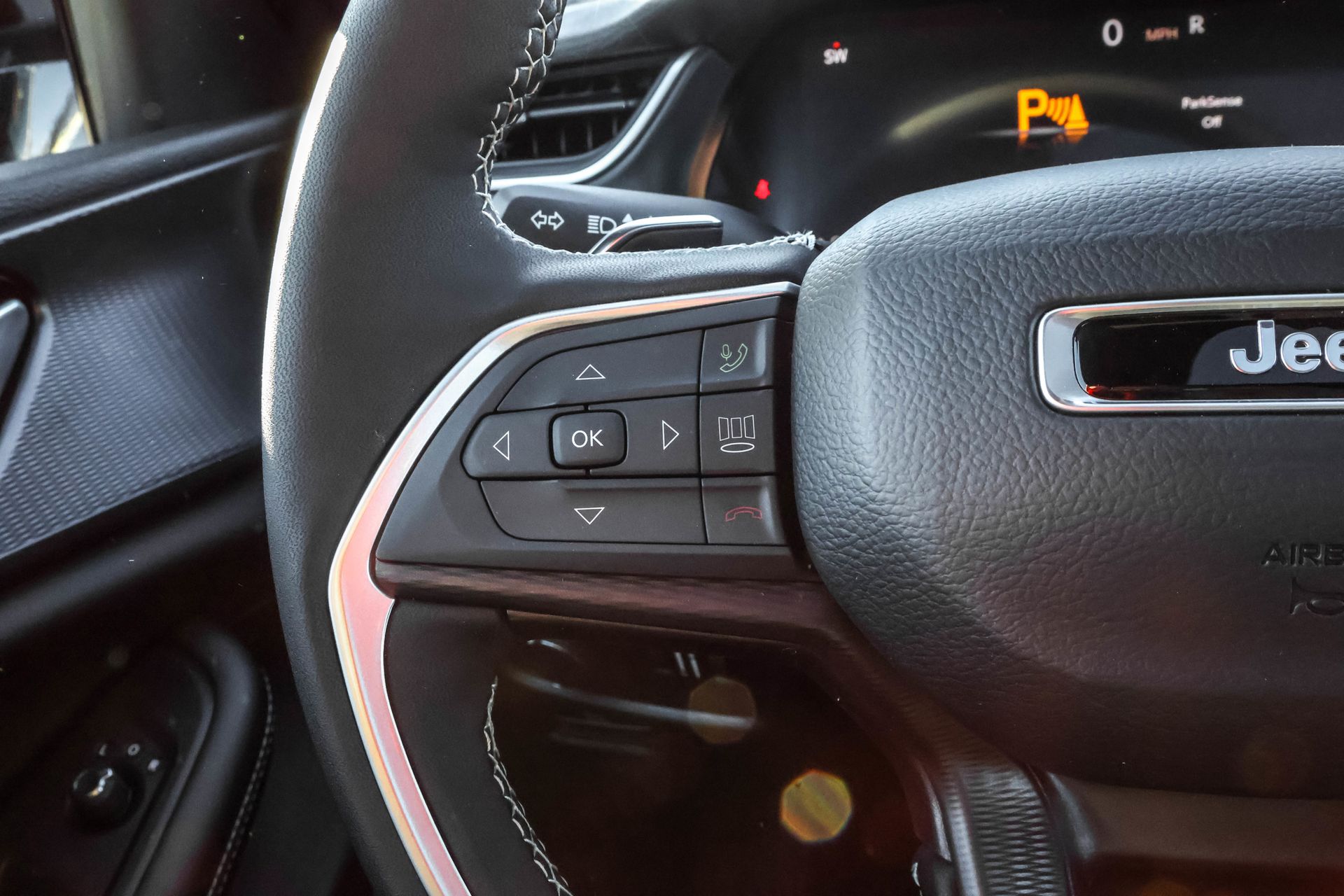 2025 JEEP GRAND CHEROKEE L - Image 26