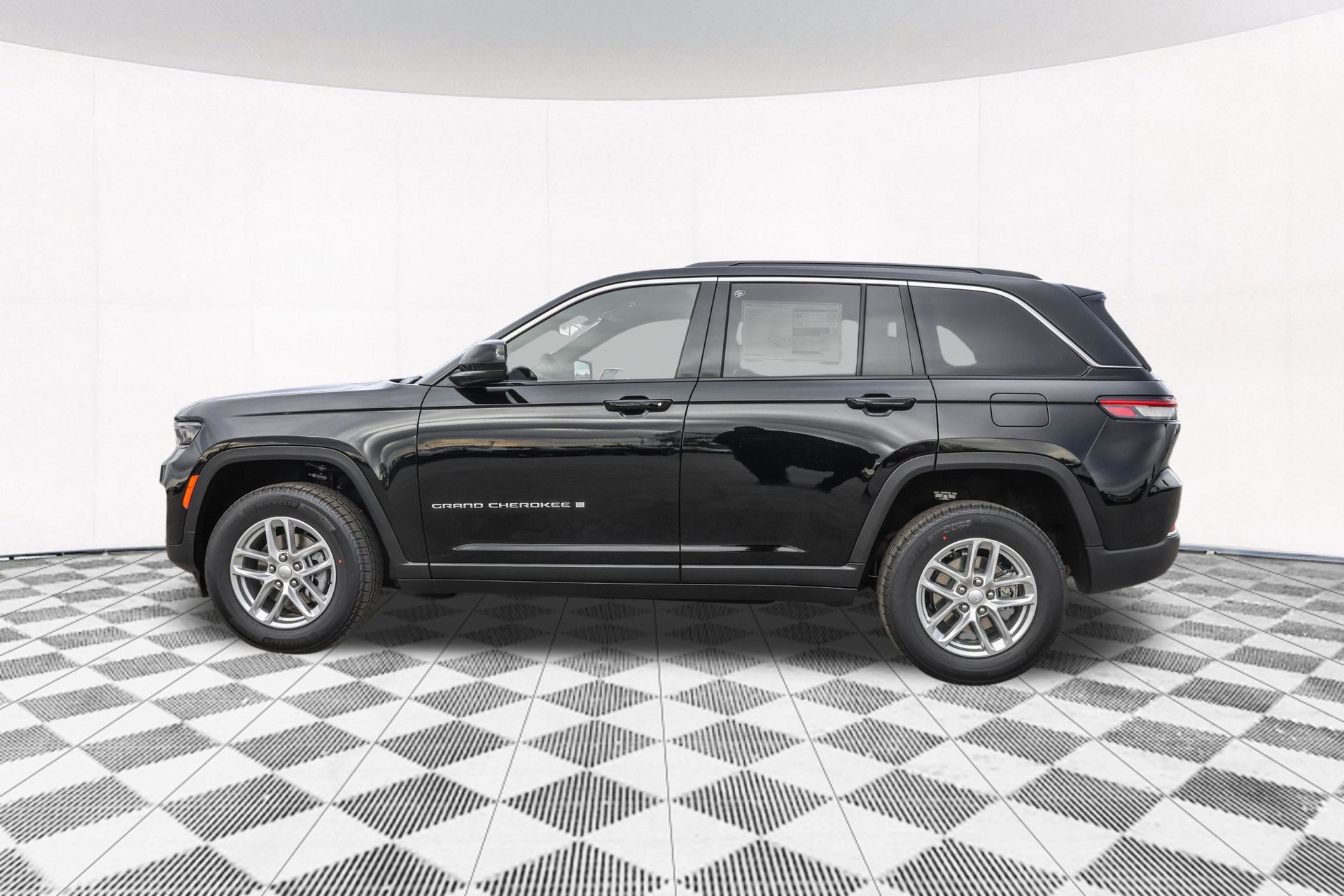 2025 JEEP GRAND CHEROKEE - Image 7