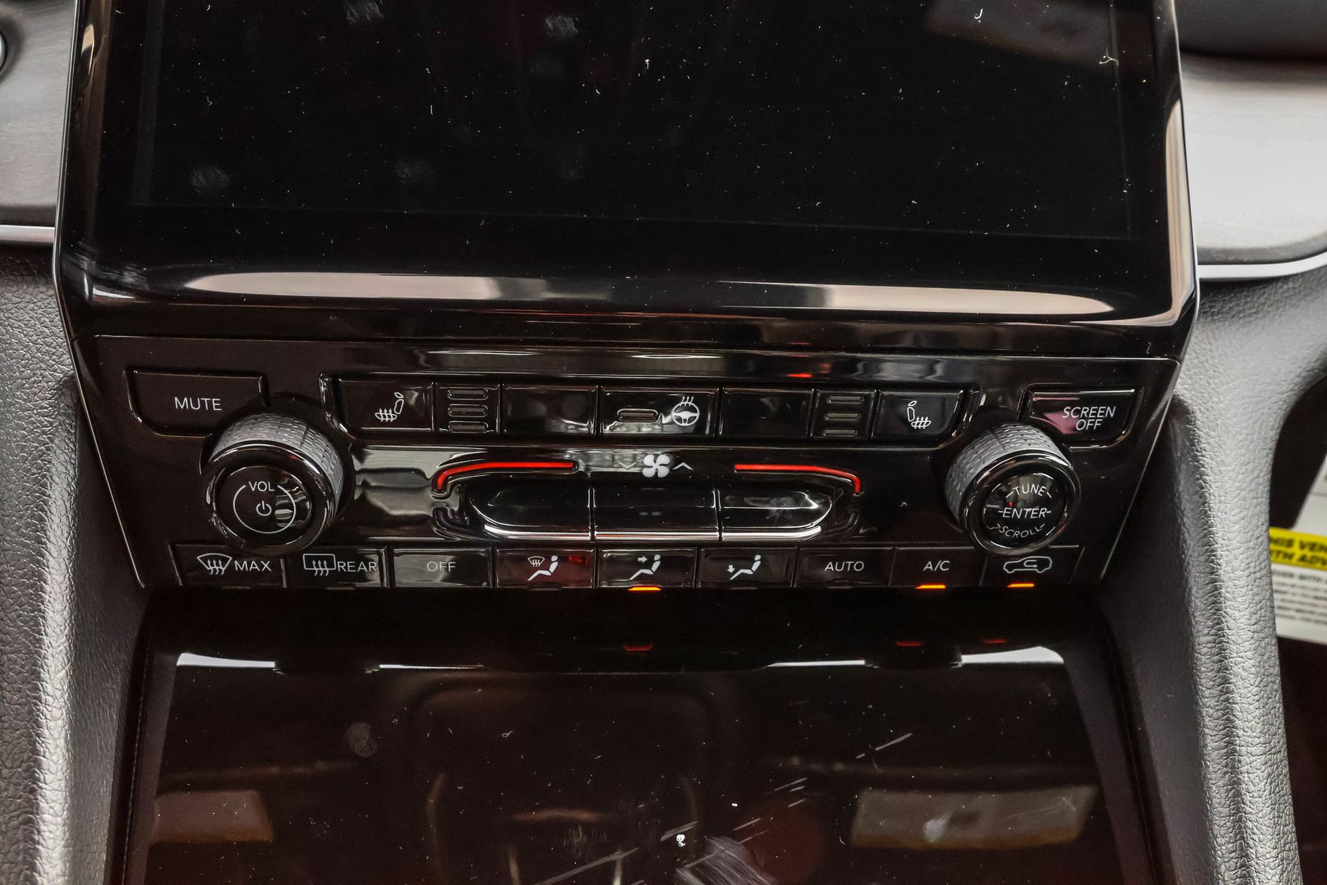 2025 JEEP GRAND CHEROKEE - Image 18