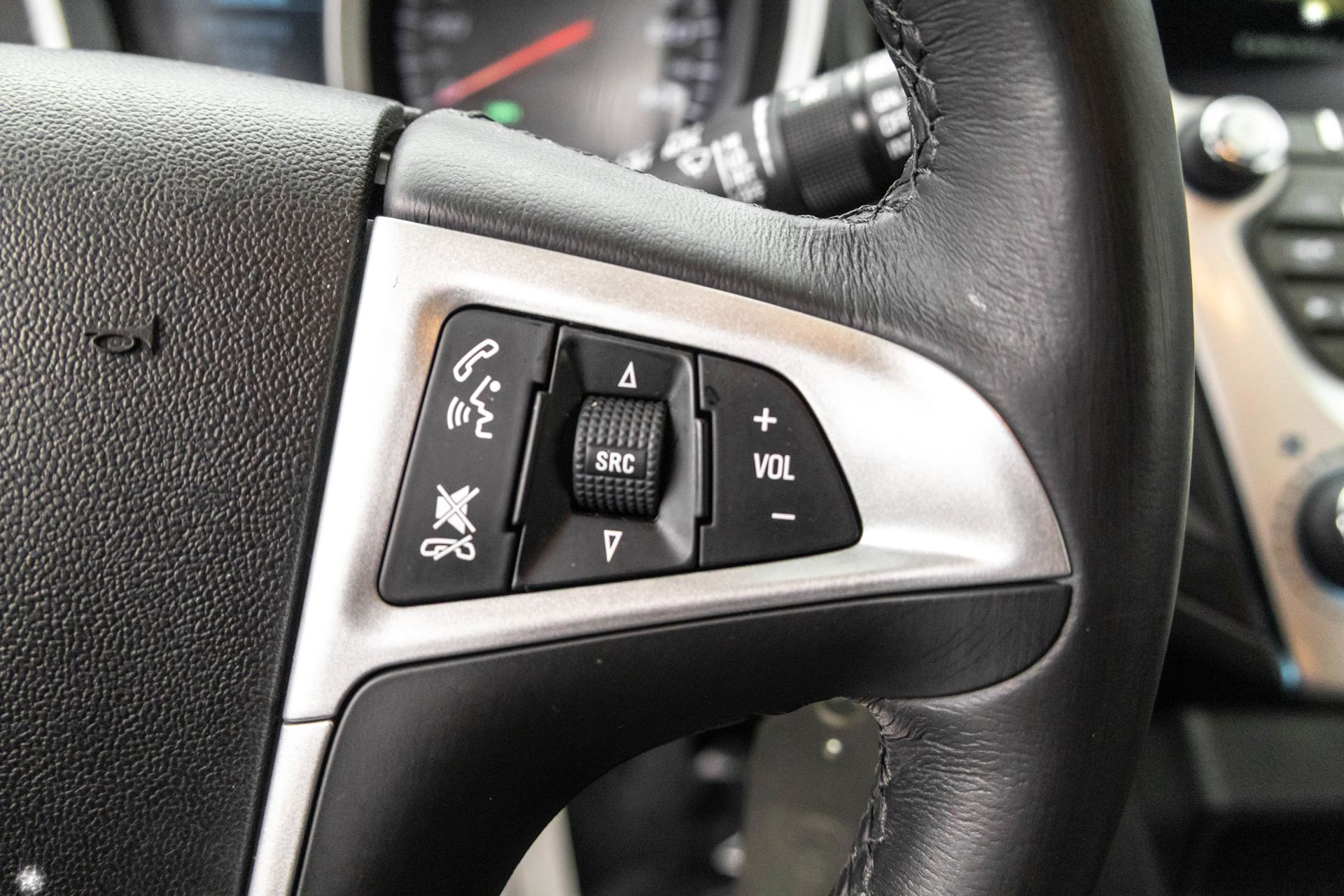 2017 CHEVROLET EQUINOX - Image 18