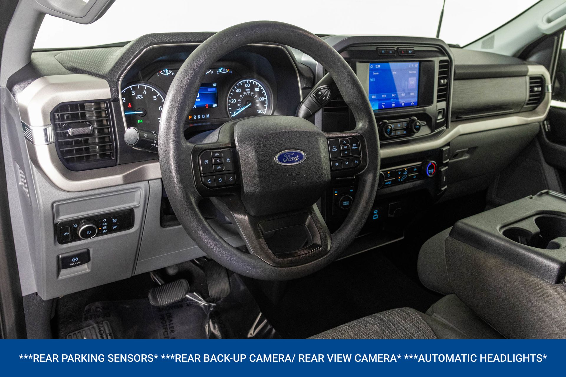 View vehicle photo 4