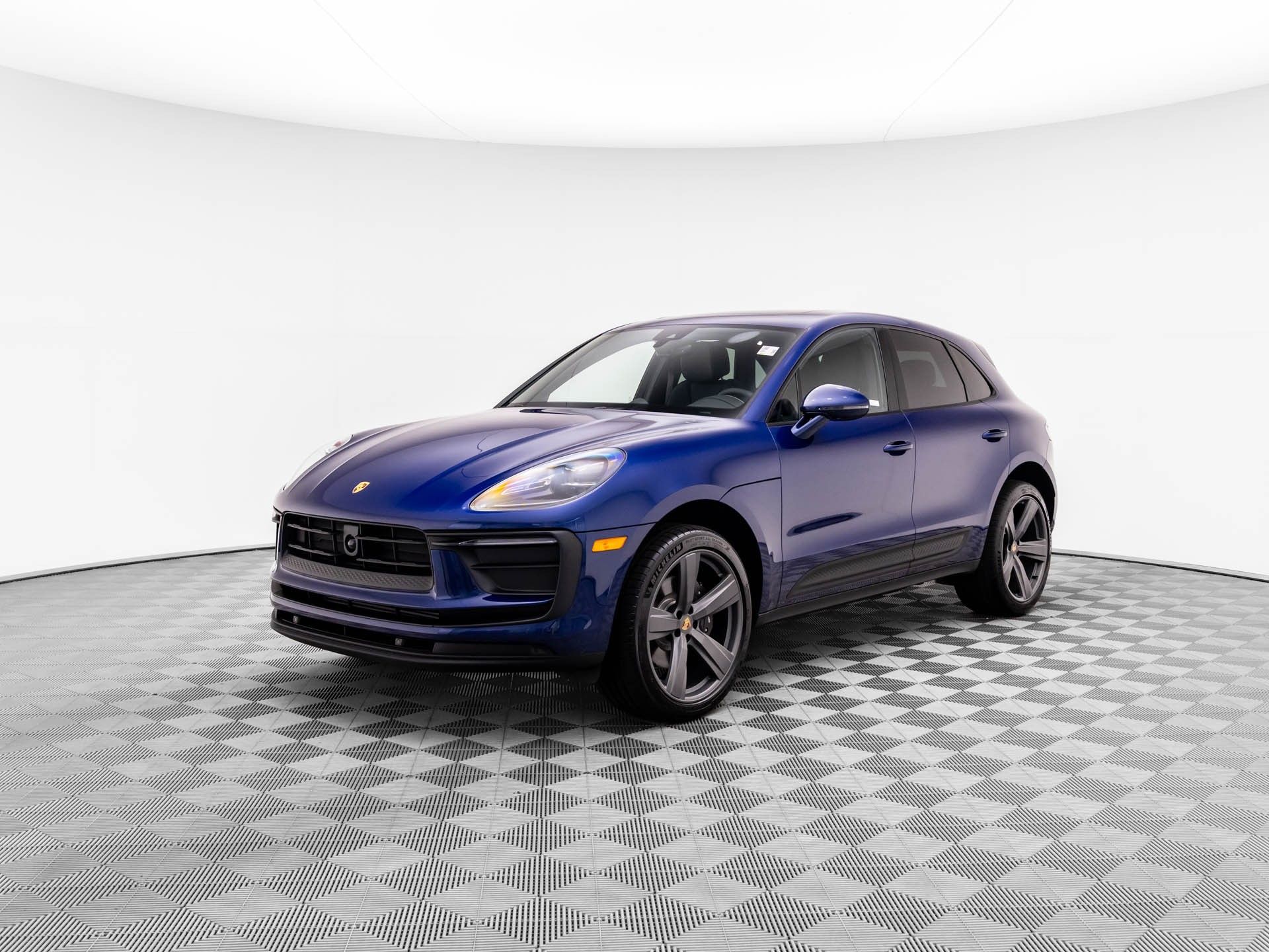 2024 Porsche Macan  photo