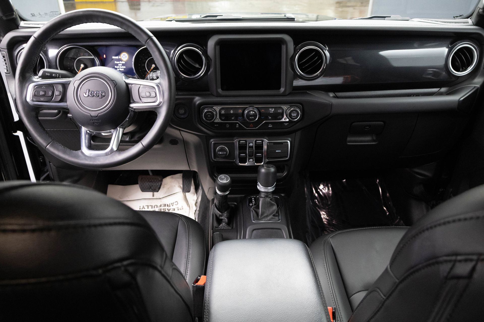 2022 JEEP WRANGLER - Image 30