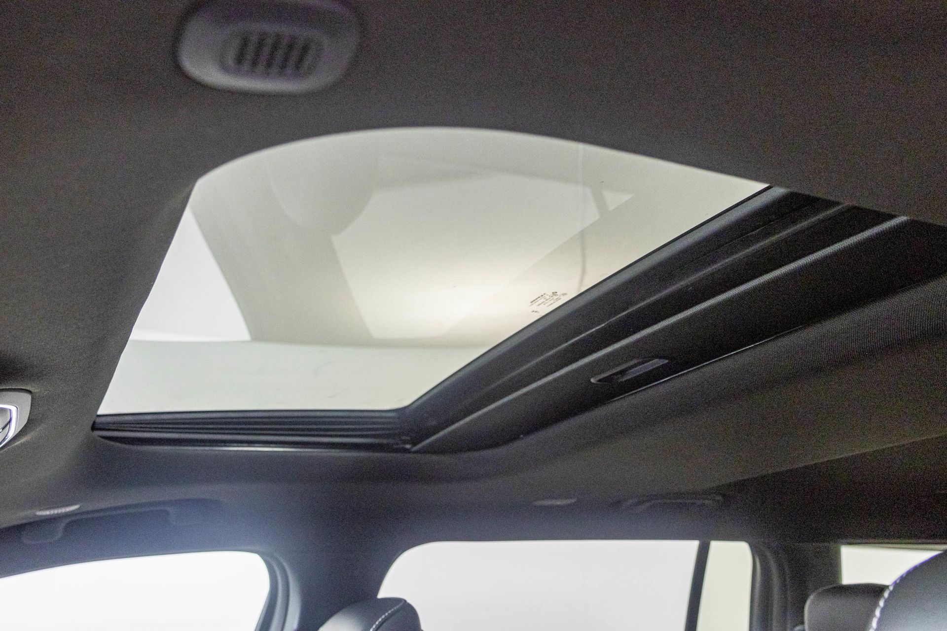 2025 JEEP GRAND CHEROKEE L - Image 26