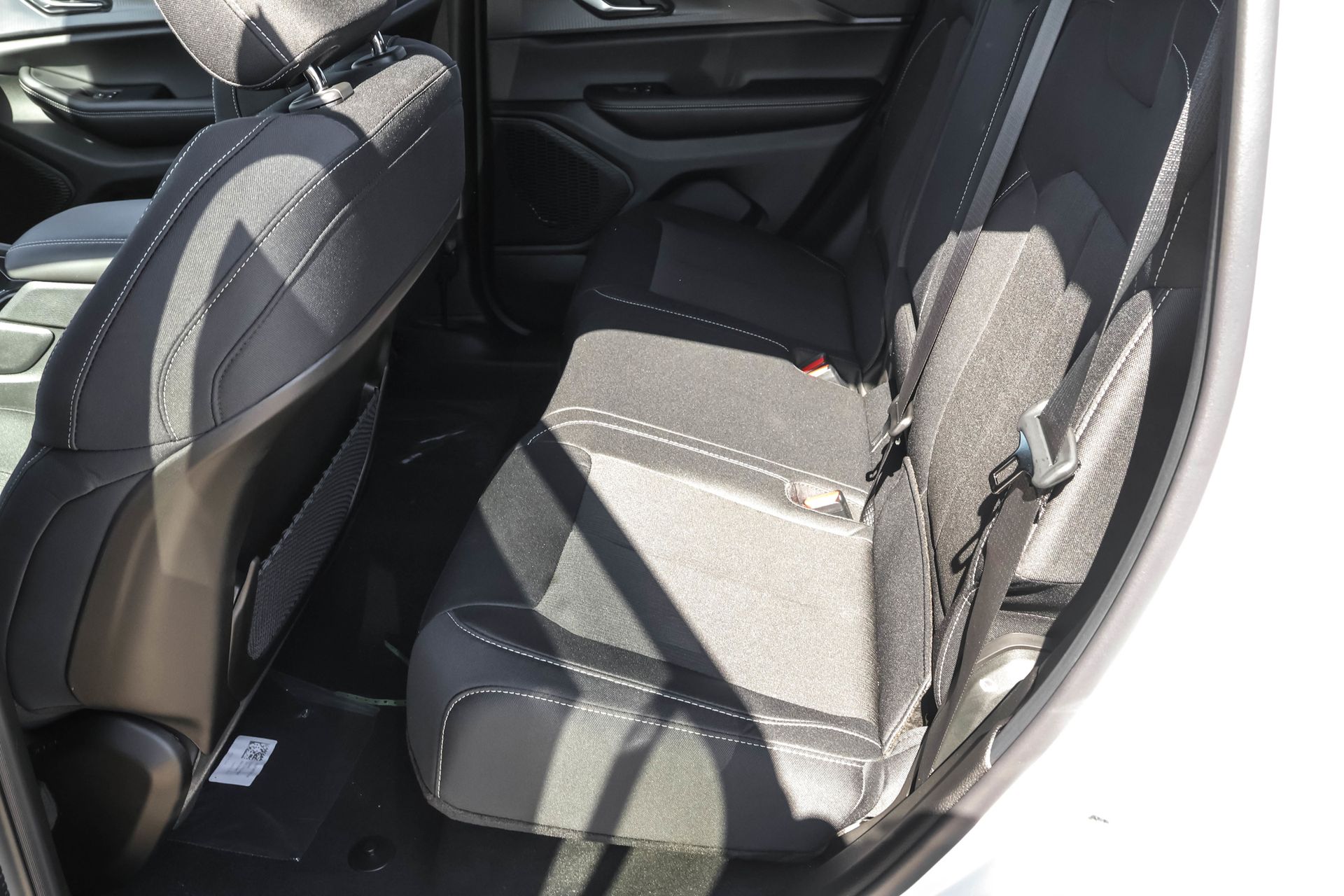 2025 JEEP GRAND CHEROKEE - Image 13