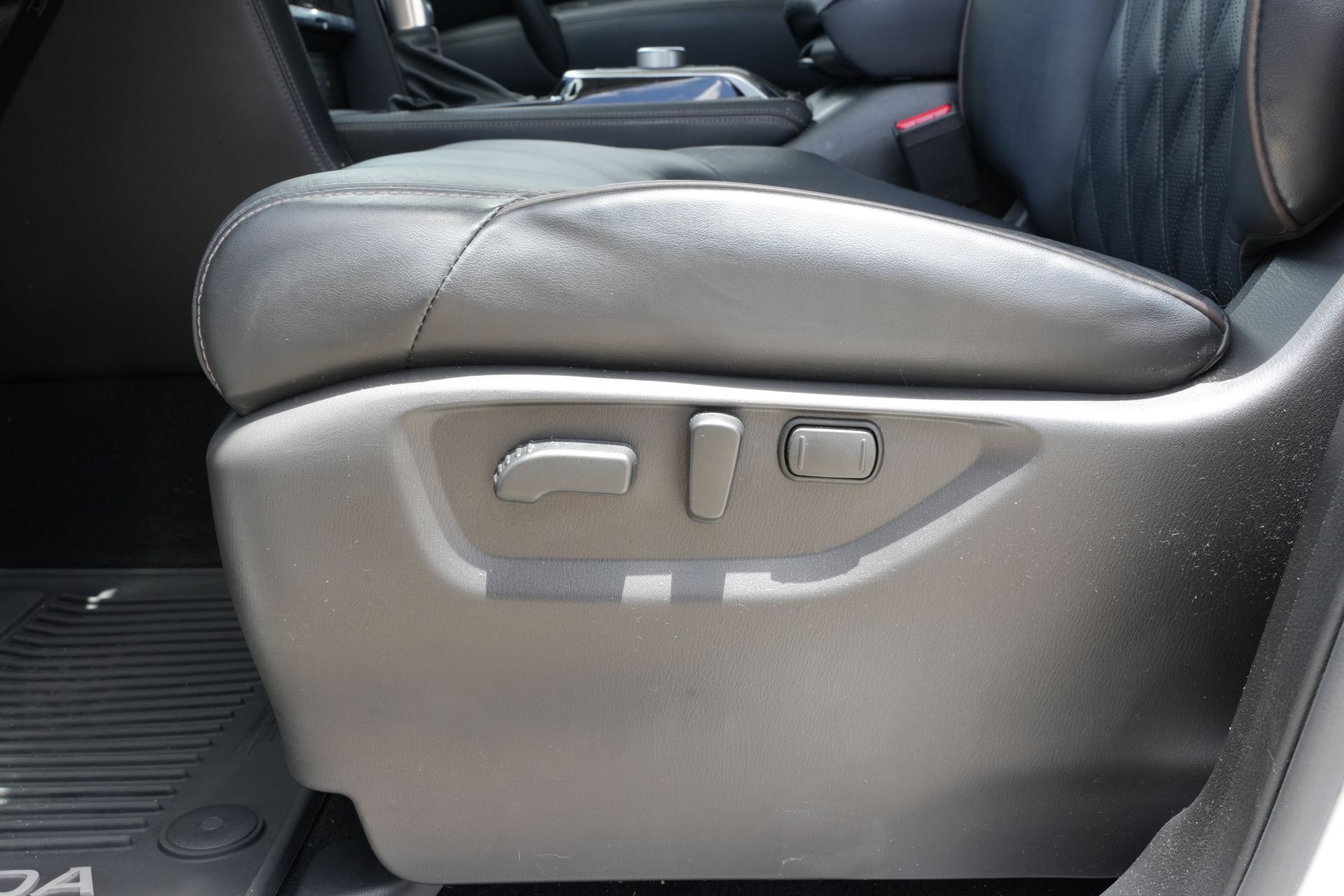 2023 Nissan Armada Platinum White at DeMontrond Ford