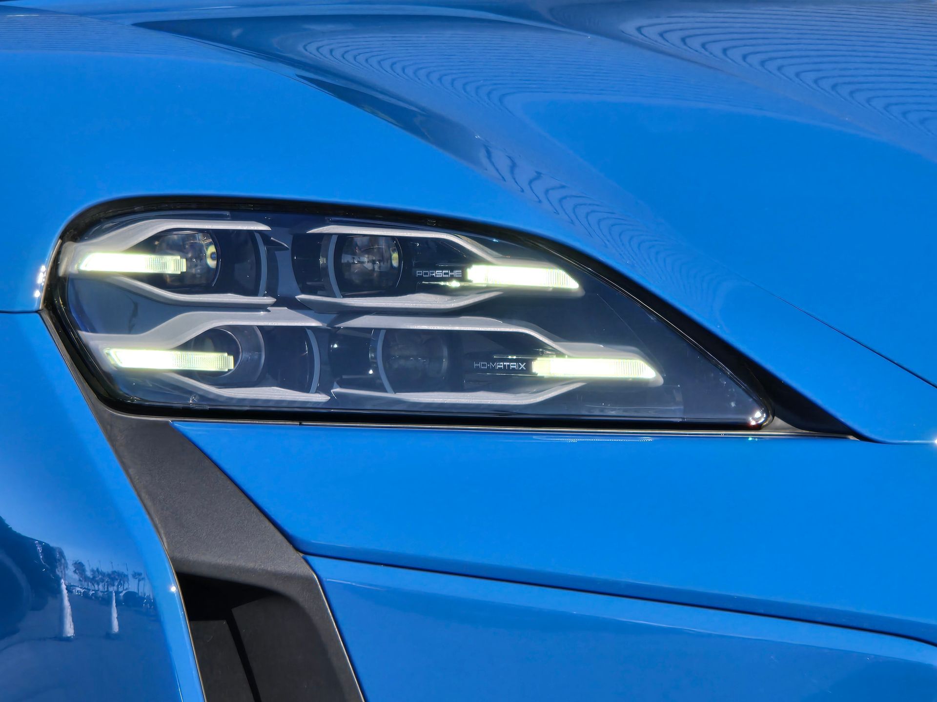 2025 Taycan Turbo S picture #13
