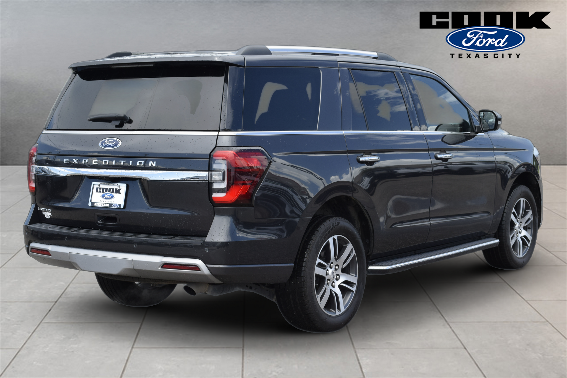 2023 Ford Expedition Limited Gray at Community Toyota