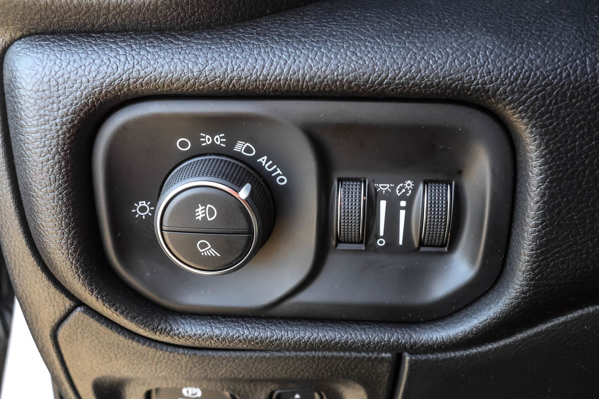 2026 RAM 1500 - Image 27