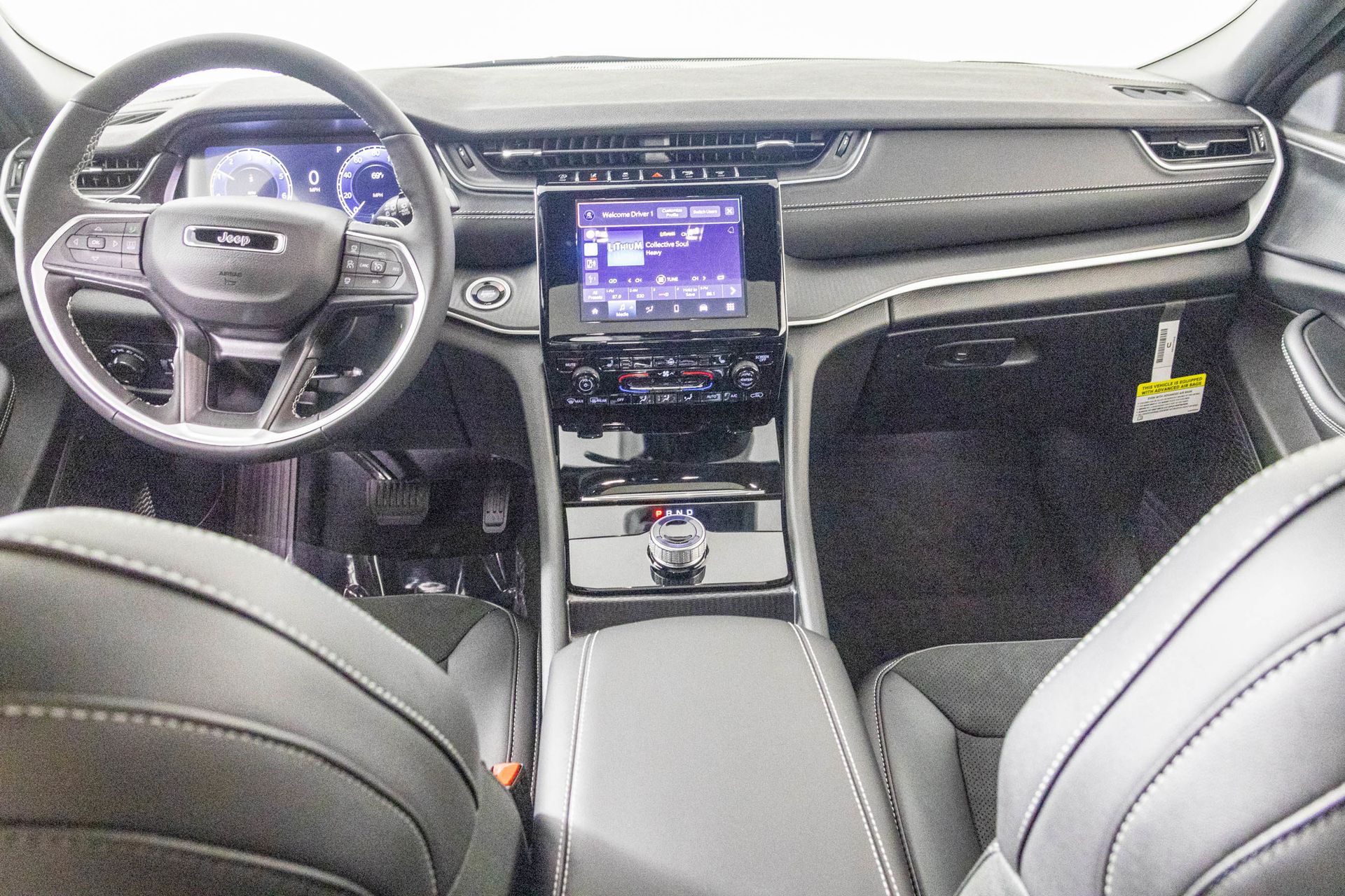 2025 JEEP GRAND CHEROKEE - Image 3