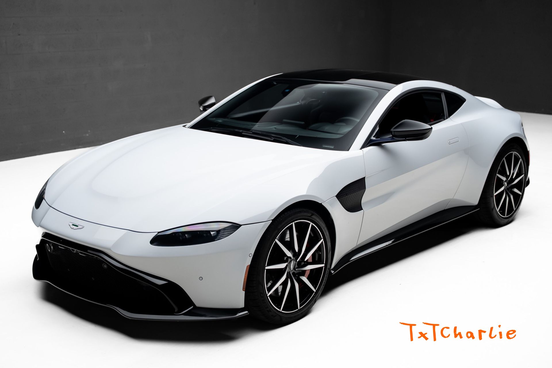 White 2019 Aston Martin Vantage RWD Coupe Rear-Wheel Drive 8-Speed Automatic