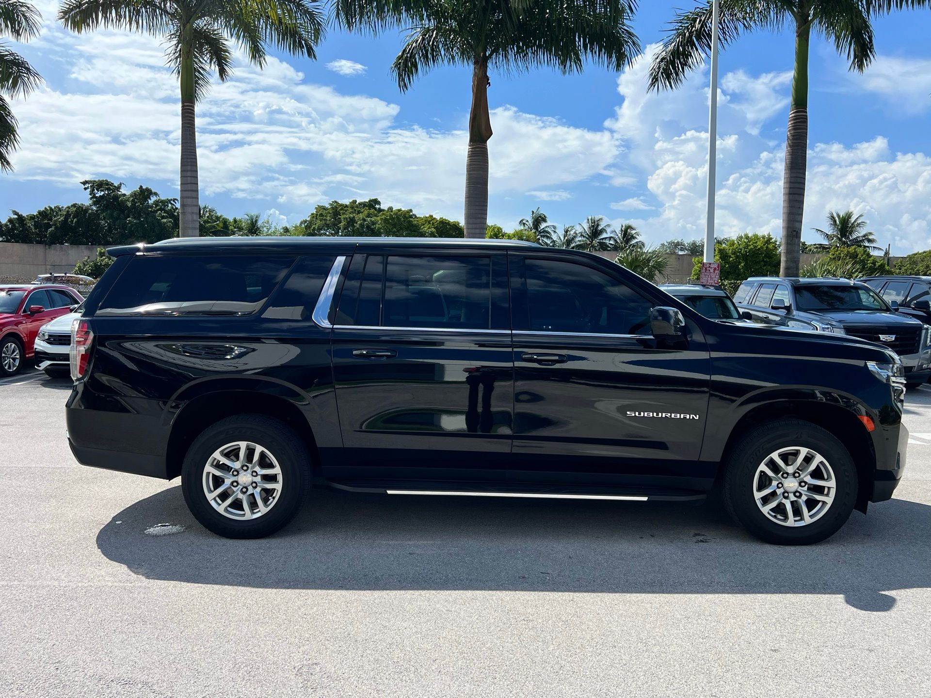 2021 Chevrolet Suburban LT 24