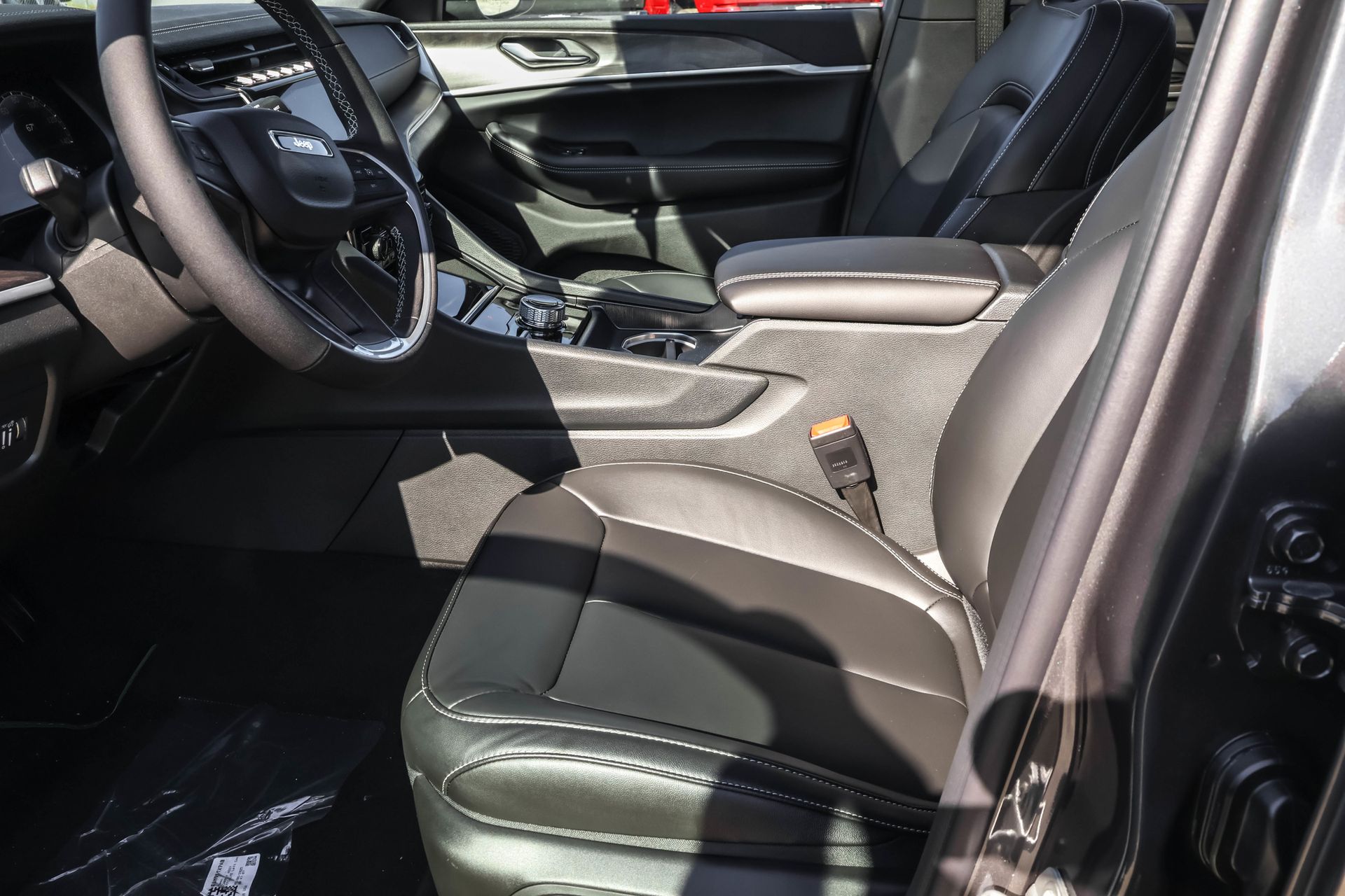 2025 JEEP GRAND CHEROKEE - Image 5