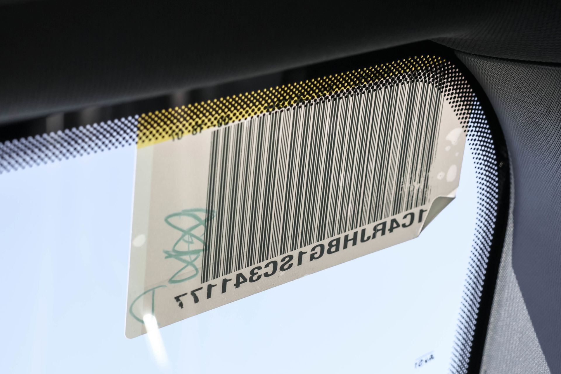 2025 JEEP GRAND CHEROKEE - Image 29