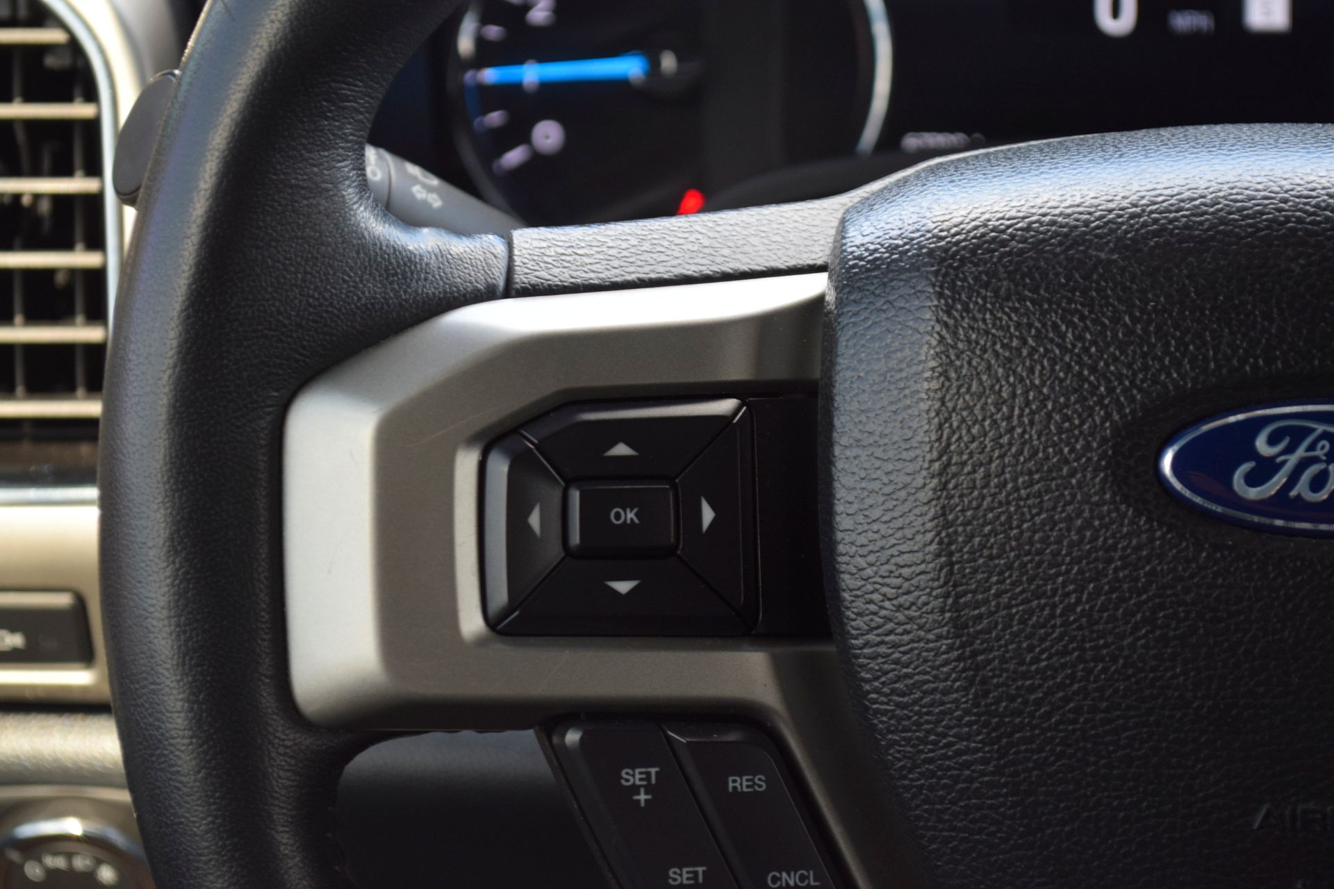 2022 Ford F-250SD Lariat - 8