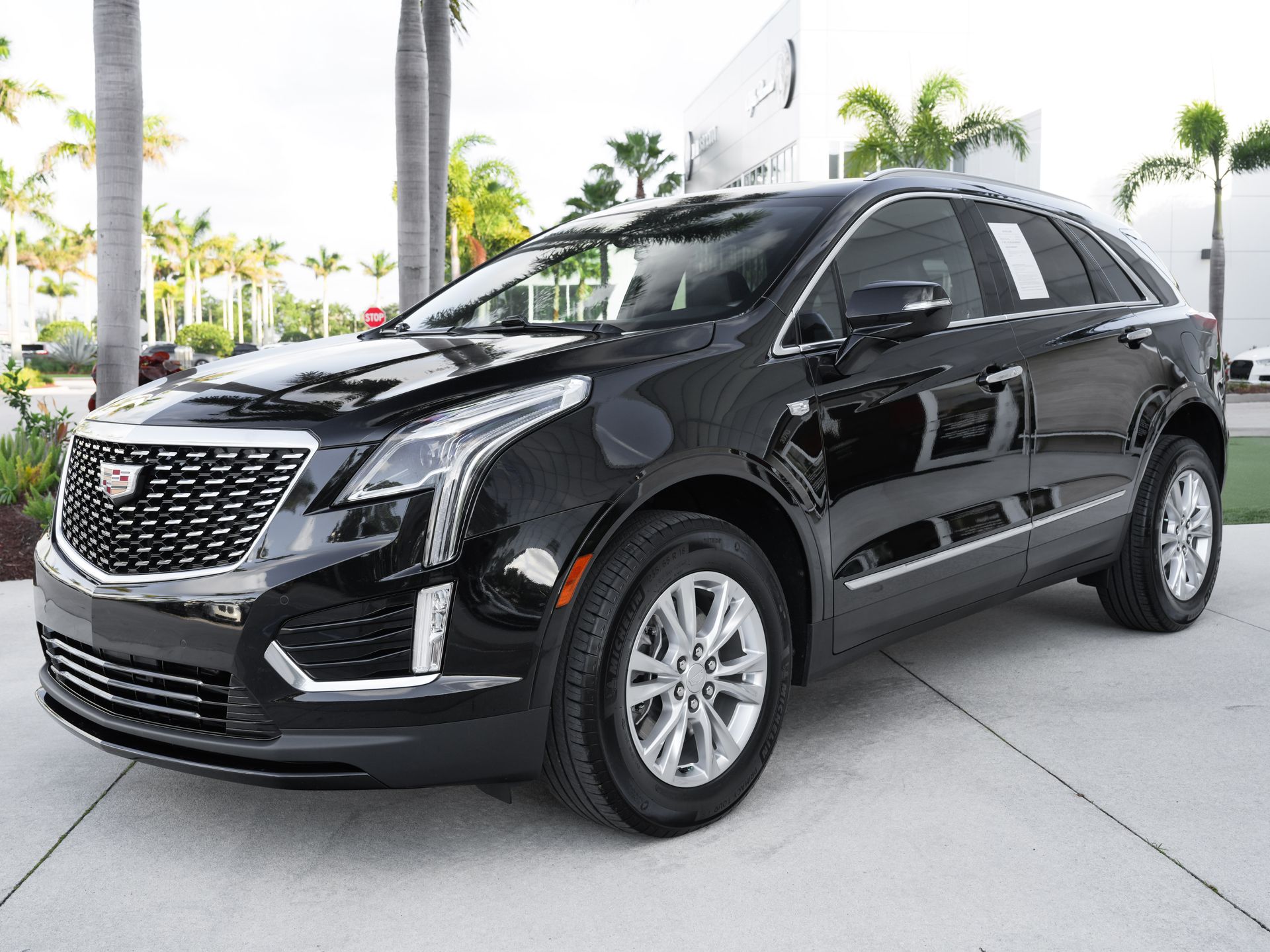 used 2025 Cadillac XT5 car, priced at $33,800