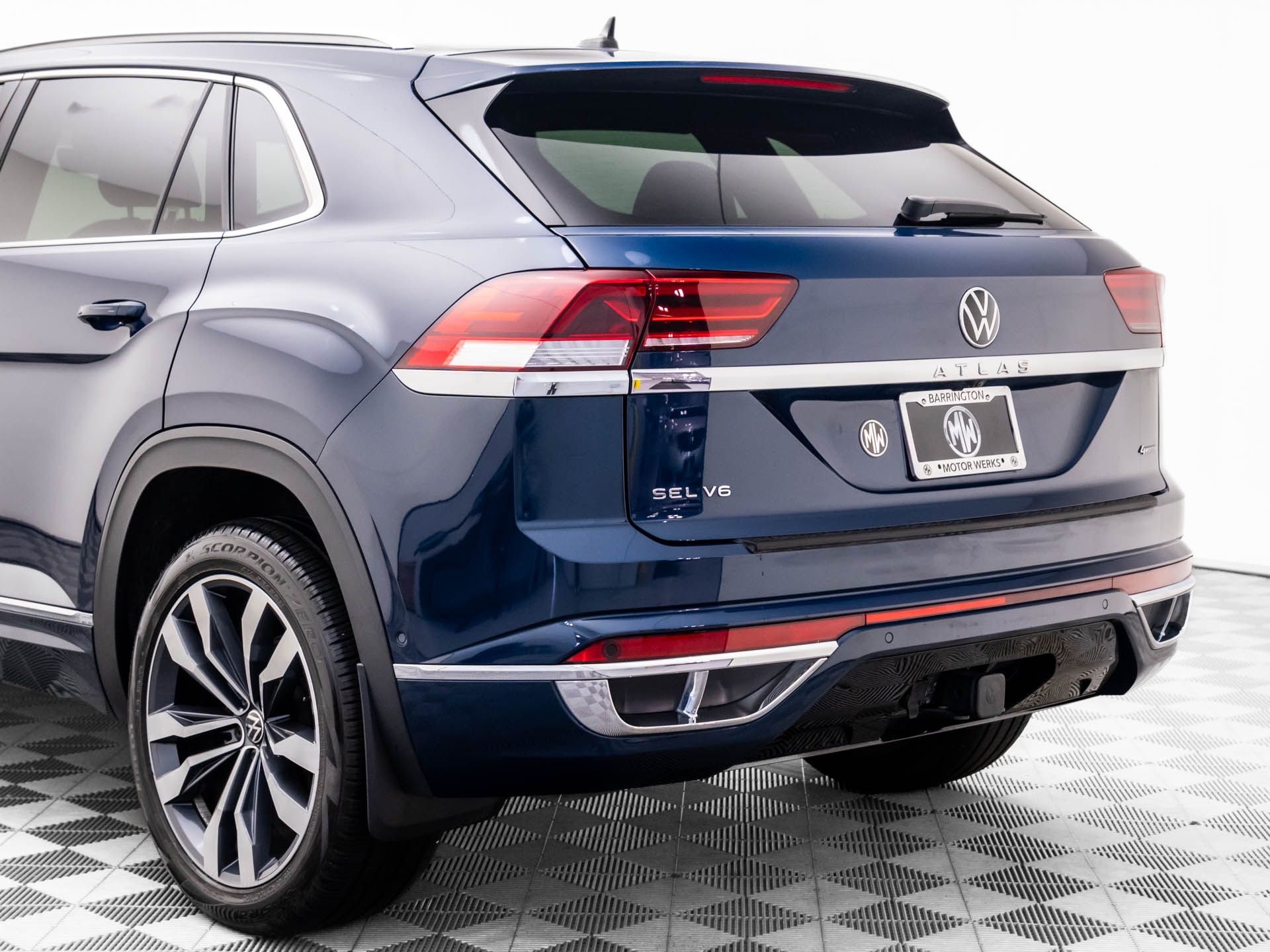 2023 Volkswagen Atlas Cross Sport 3.6L V6 SEL Premium R-Line photo
