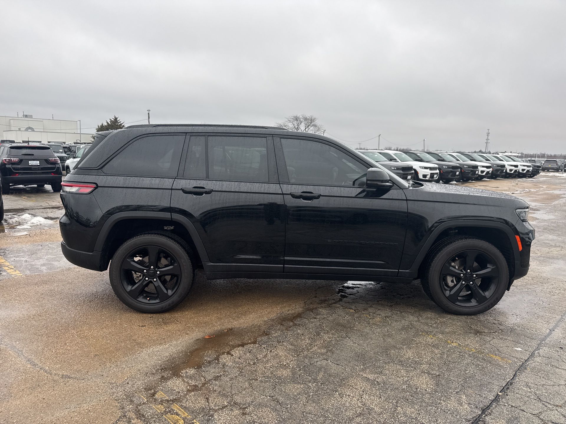 2023 JEEP GRAND CHEROKEE - Image 5