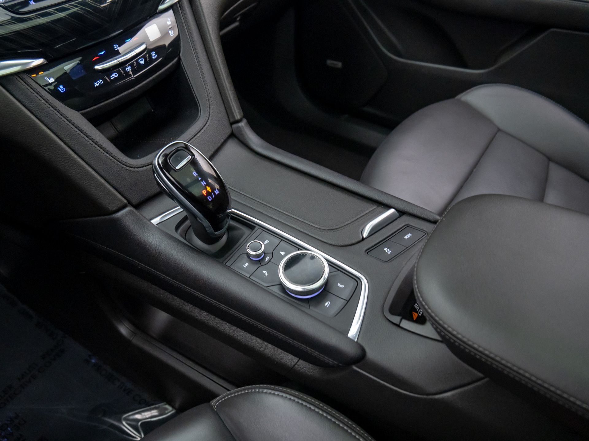 2022 Cadillac XT6 Premium Luxury photo