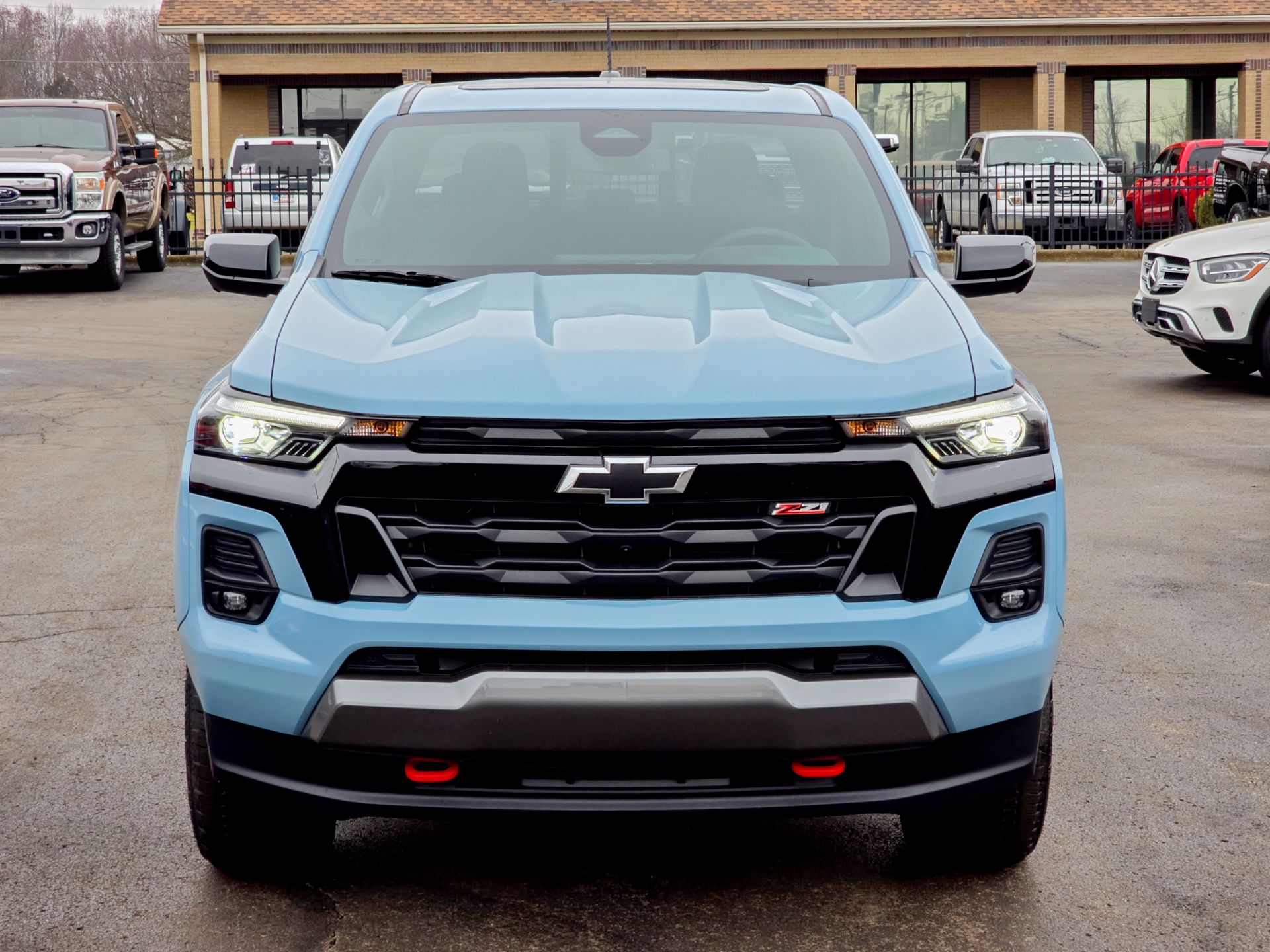 View vehicle photo 4