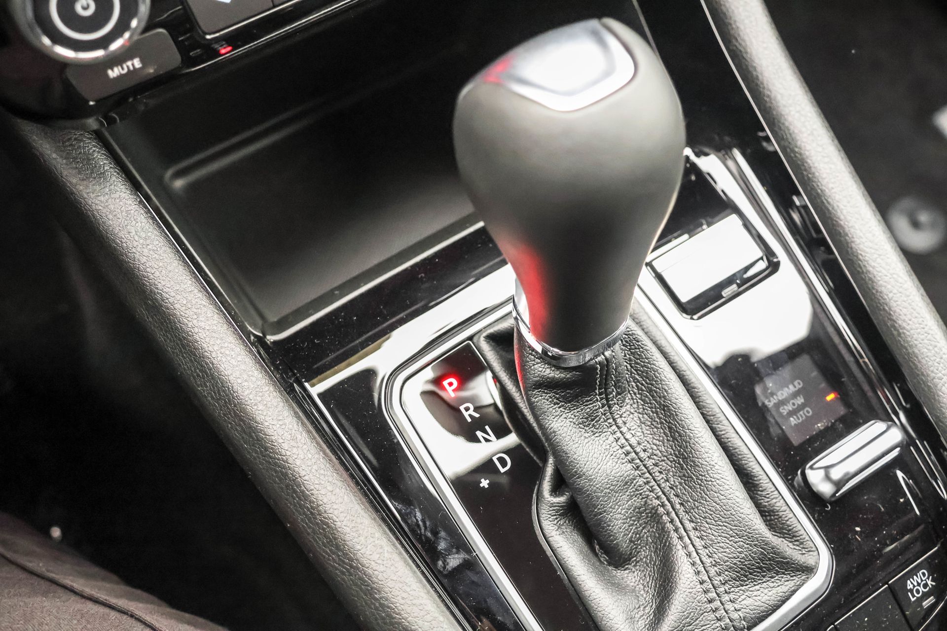 2026 JEEP COMPASS - Image 18