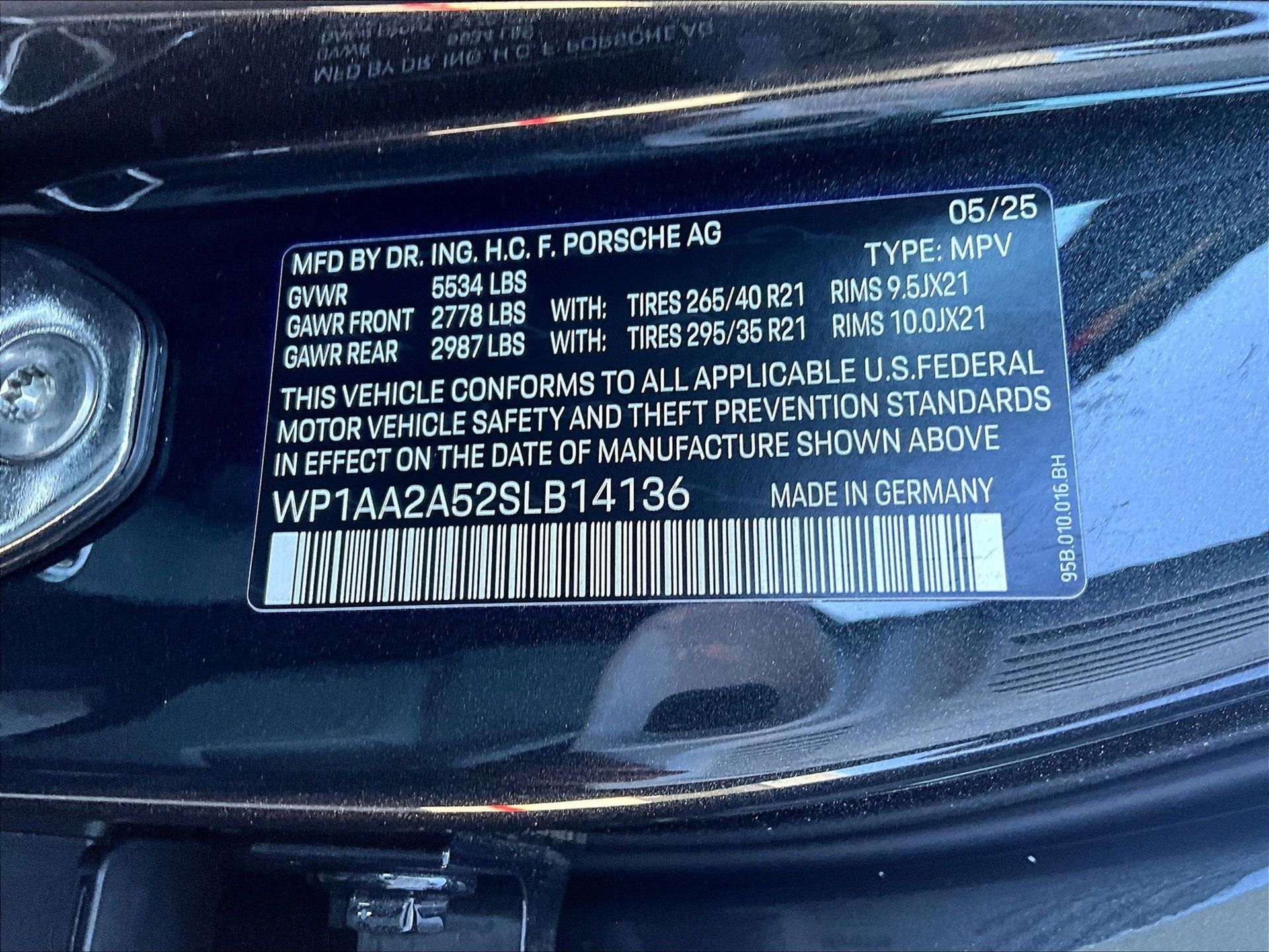 2025 Macan picture #24