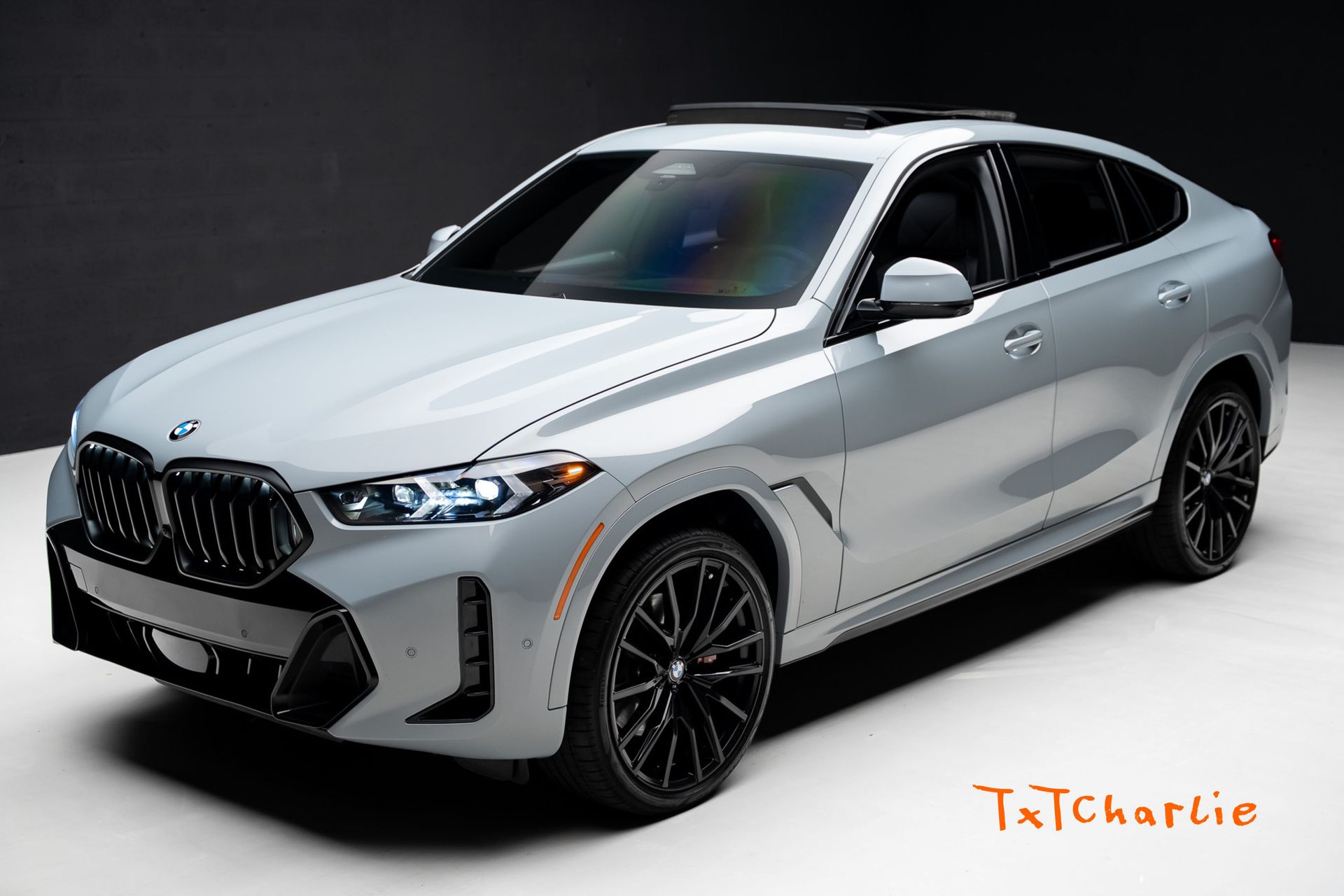 Gray (Brooklyn Grey Metallic) 2026 BMW X6 xDrive40i SUV / Crossover All-Wheel Drive 8-Speed Automatic