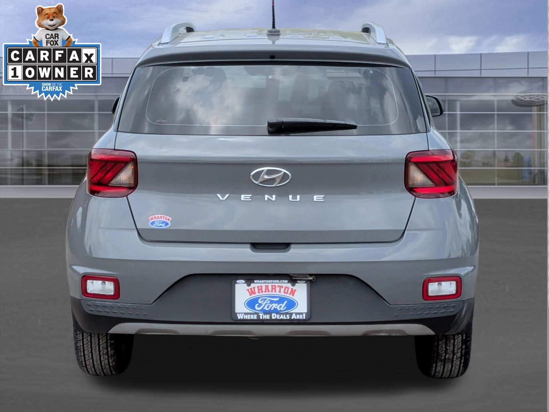 2023 Hyundai Venue SEL - 4