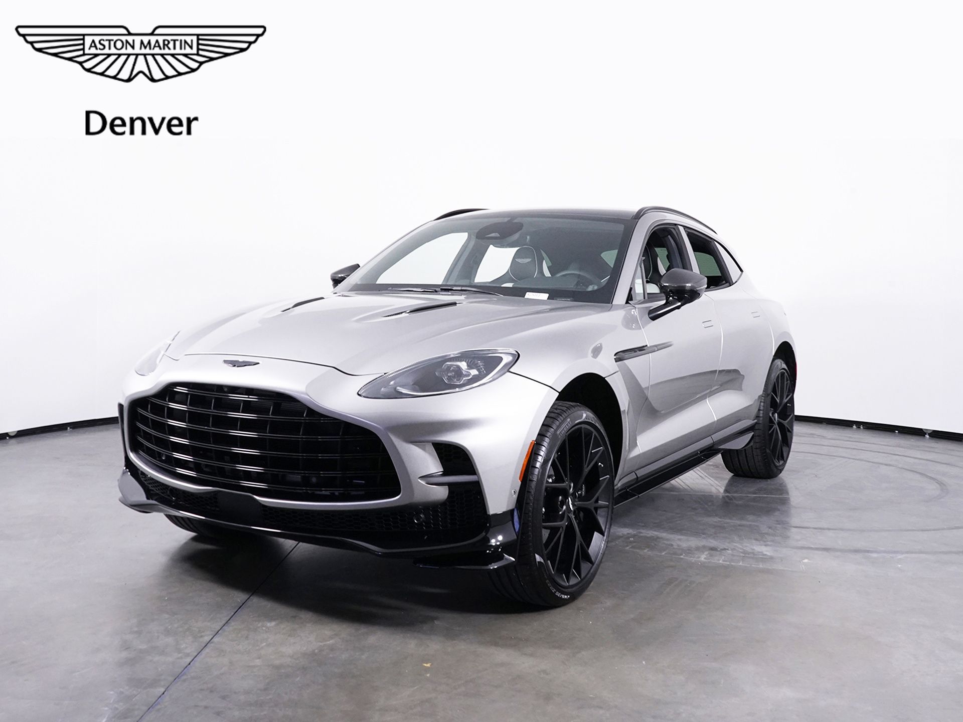 2025 Aston Martin DBX 707's photo