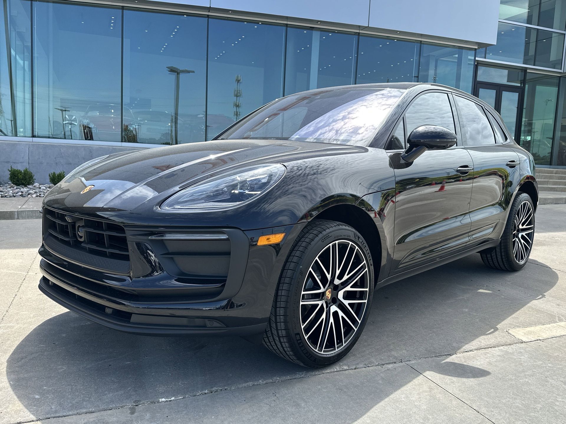 Jet Black 2025 Porsche Macan AWD SUV / Crossover All-Wheel Drive 7-Speed Automatic