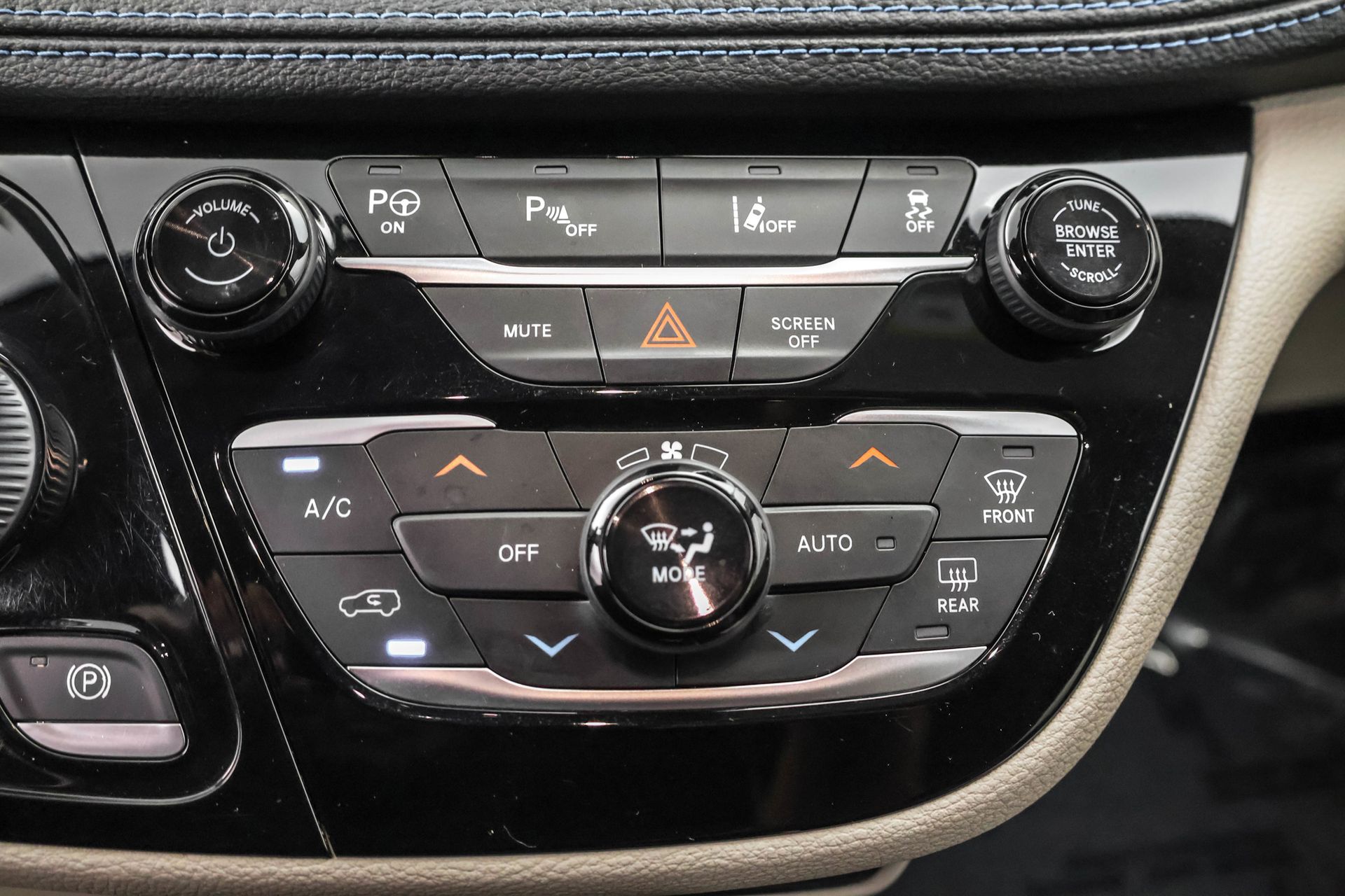 2021 CHRYSLER PACIFICA - Image 10