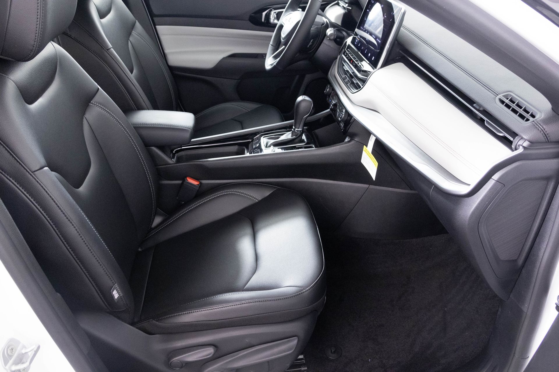 2026 JEEP COMPASS - Image 35