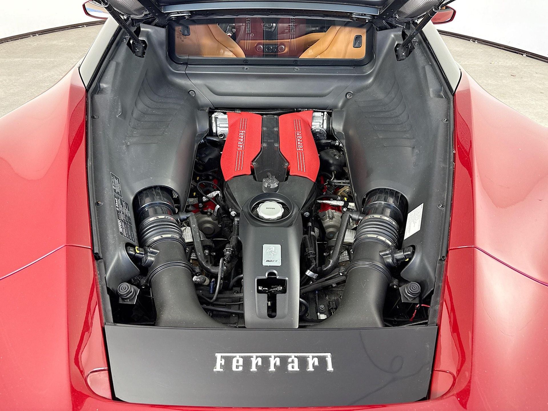Certified Used 2019 Rosso Mugello Ferrari Base image 25