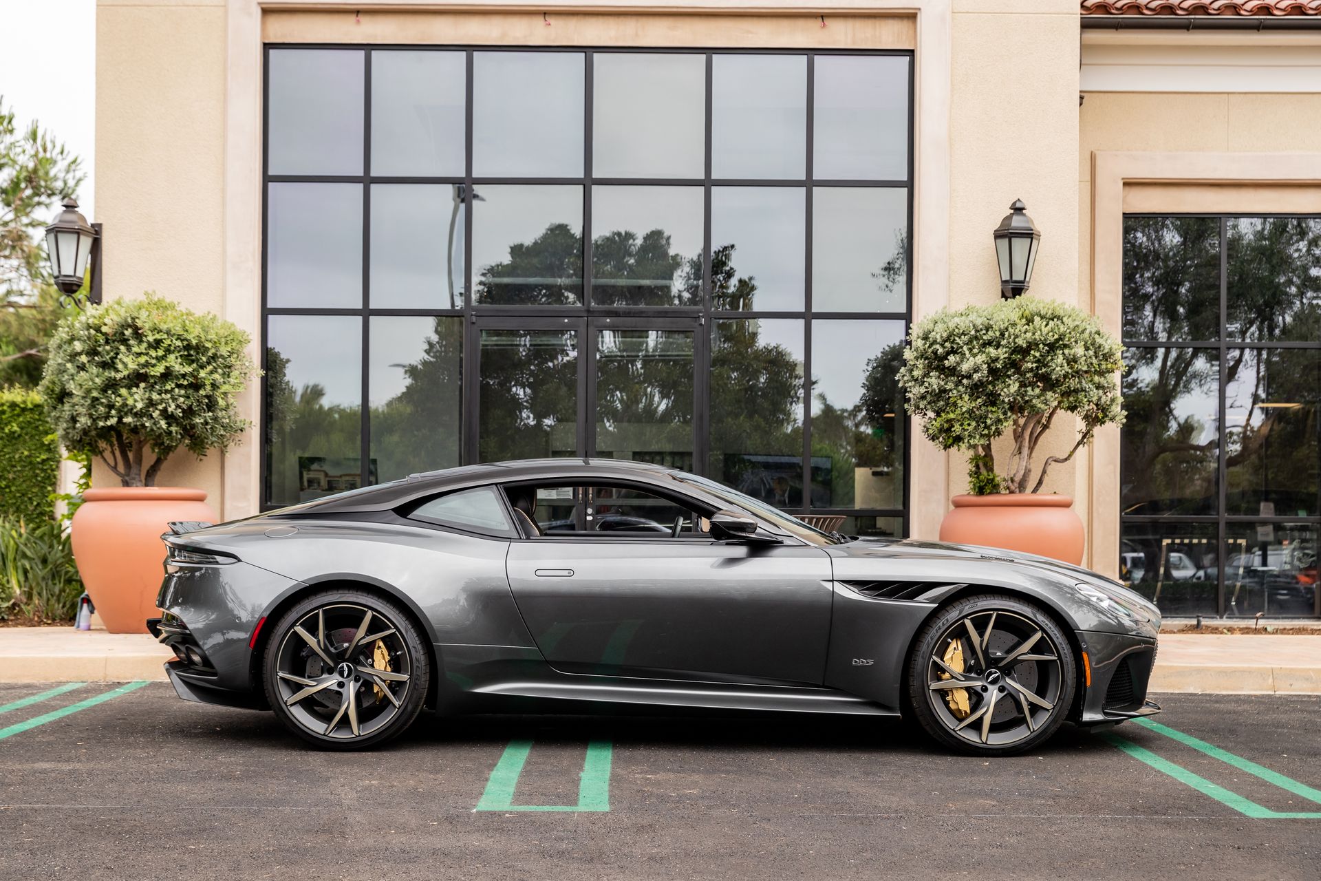 Aston Martin 2019 DBS Superleggera