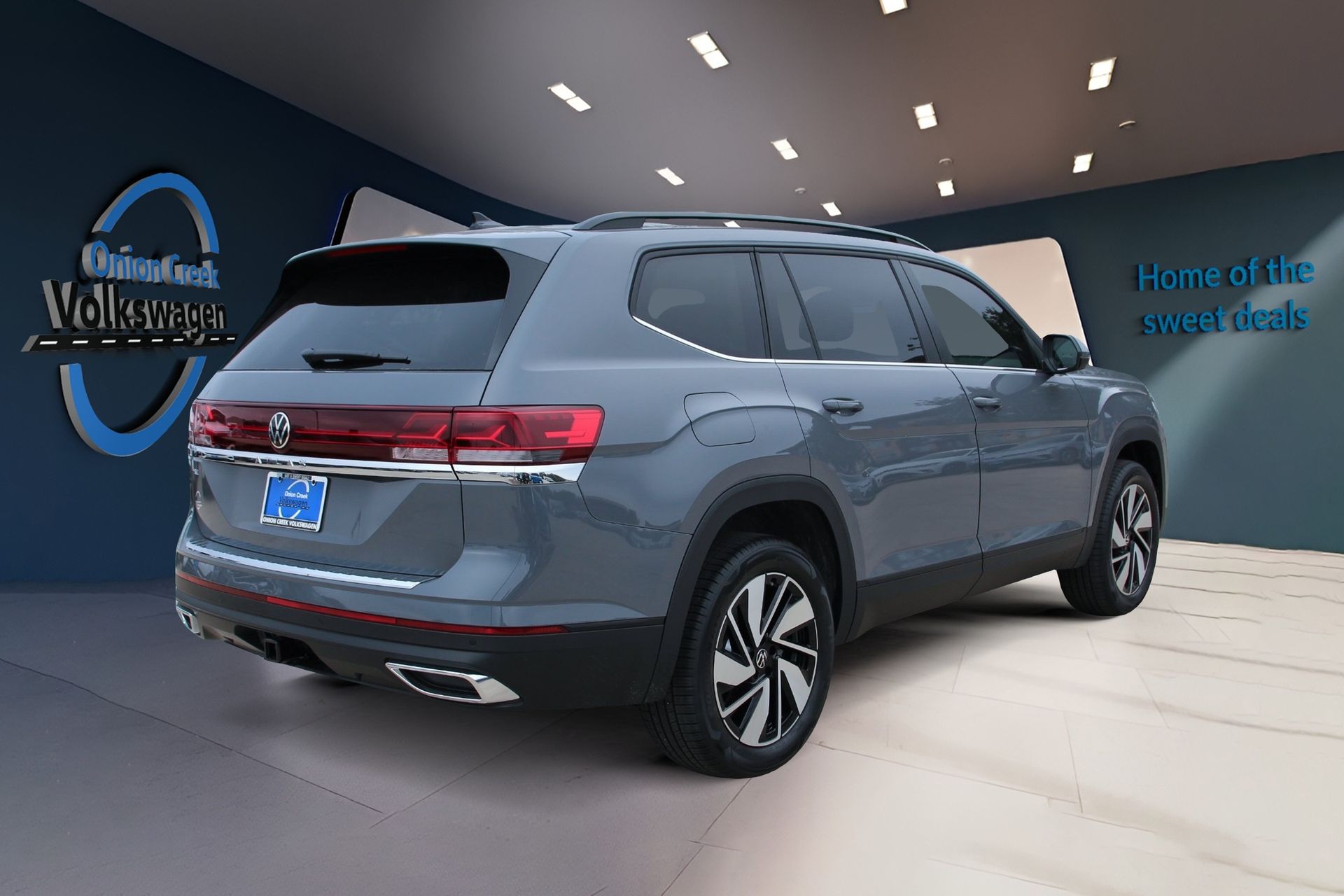 View vehicle photo 5