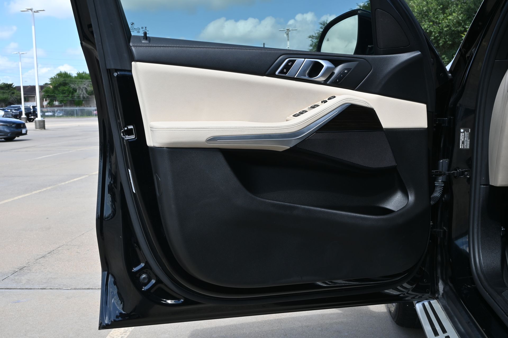 2020 BMW X5 sDrive40i Black at Ultimate Motorsports